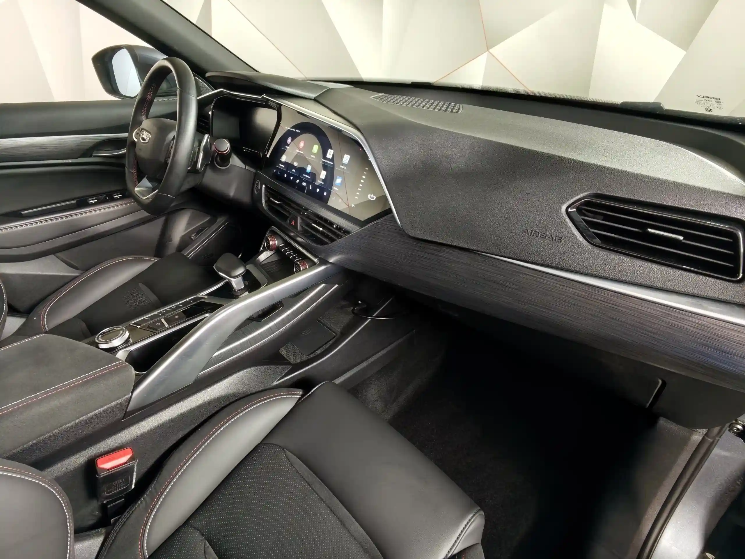 Geely Tugella 2022