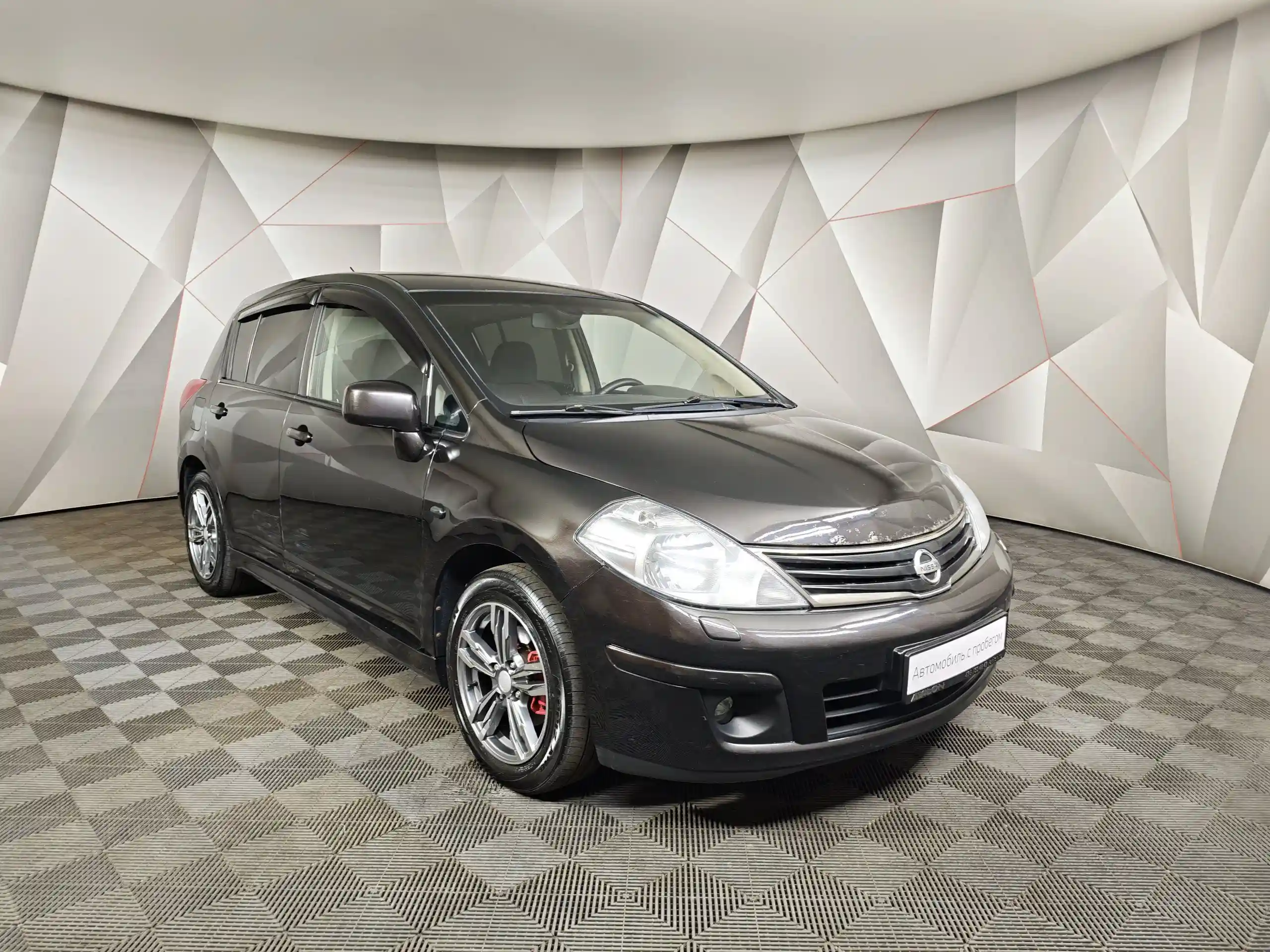 Nissan Tiida 2012