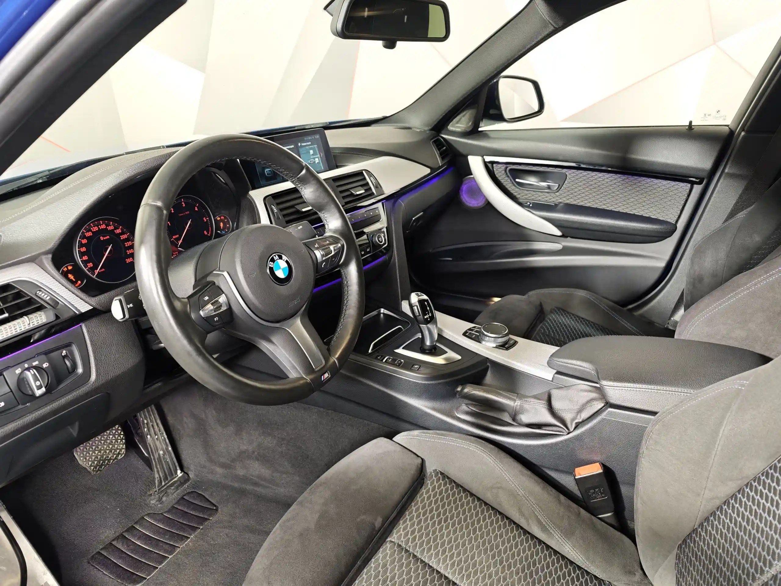 BMW 3 серия 2018