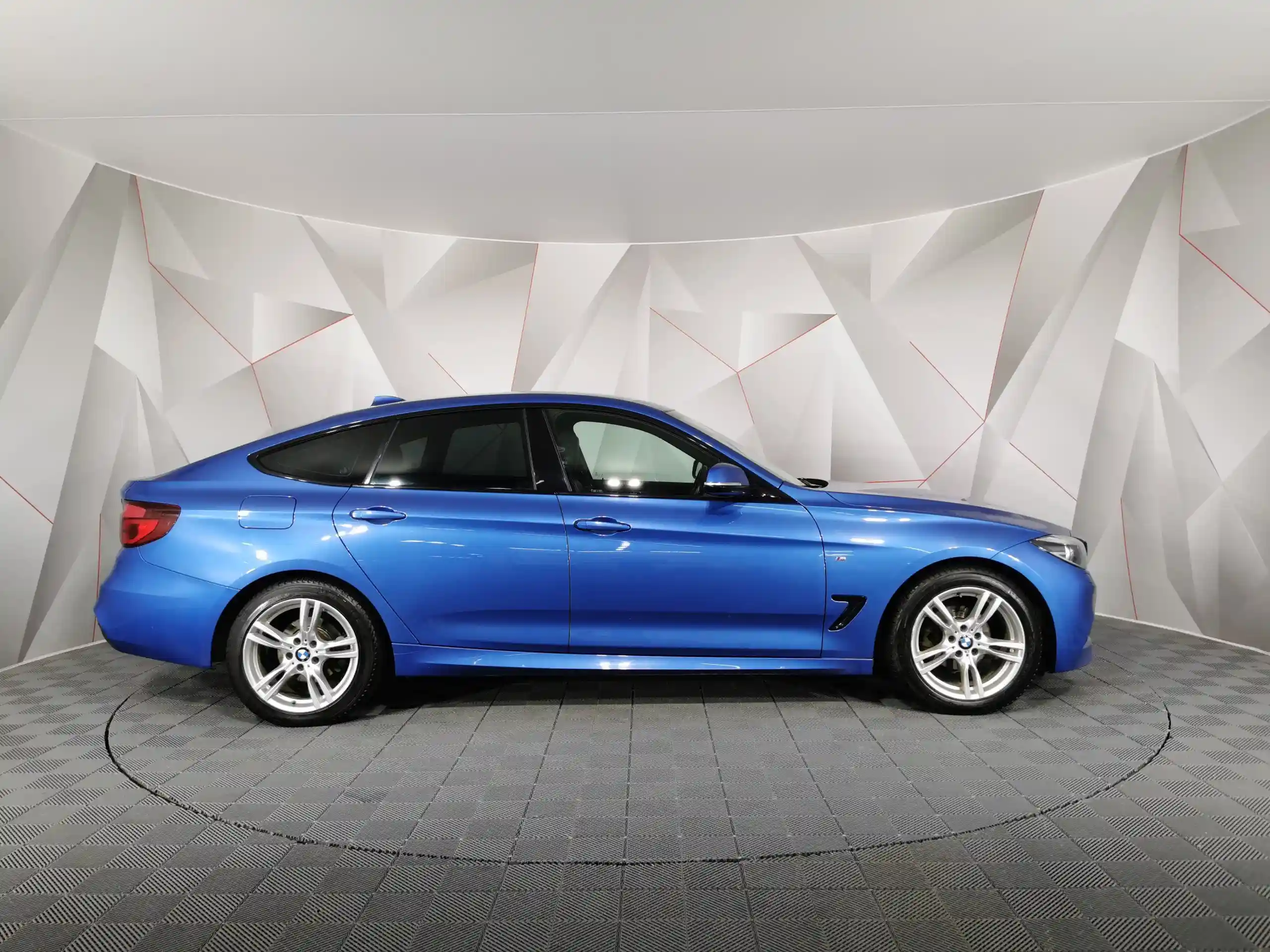 BMW 3 серия 2019