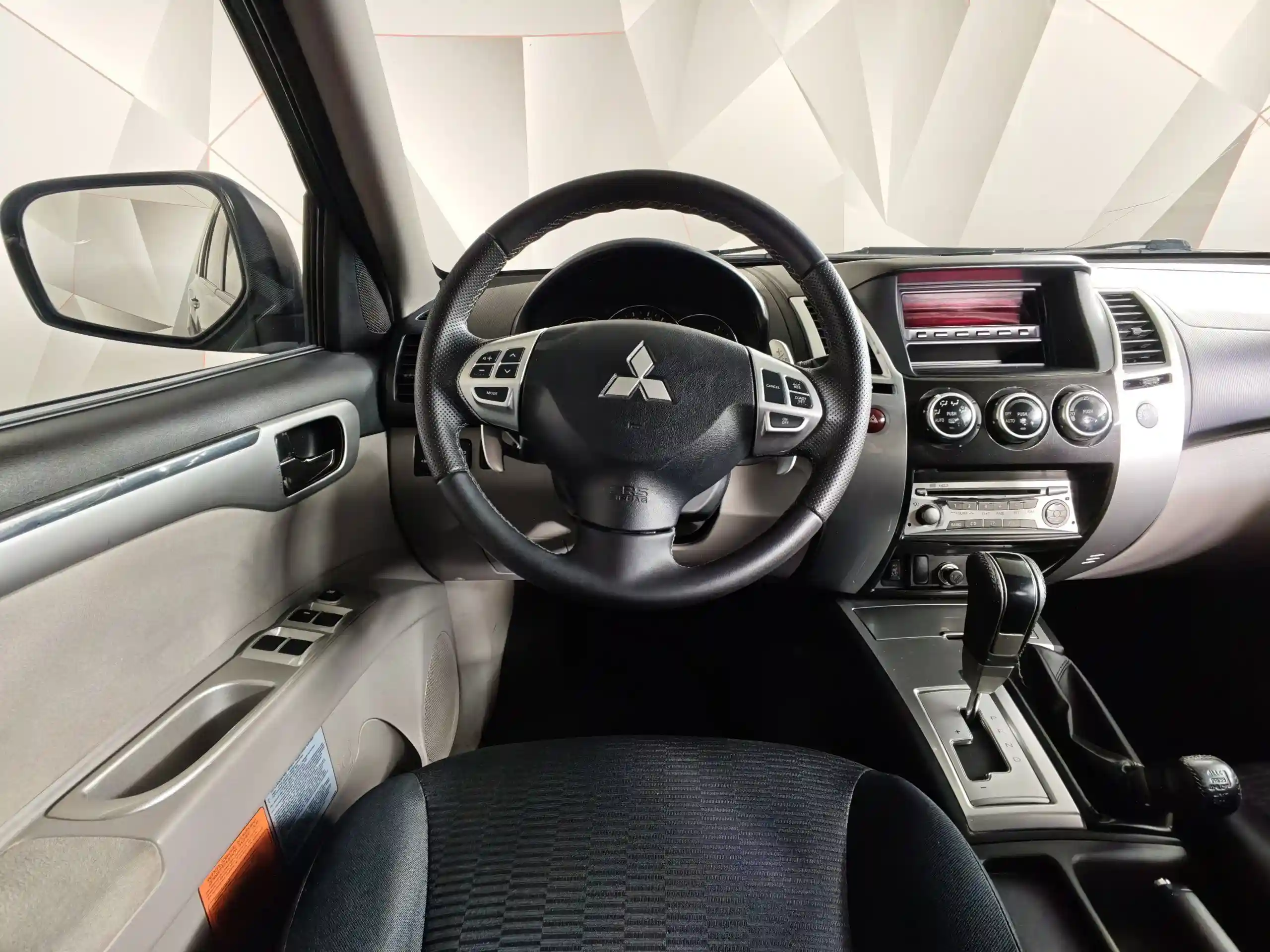 Mitsubishi Pajero Sport 2013