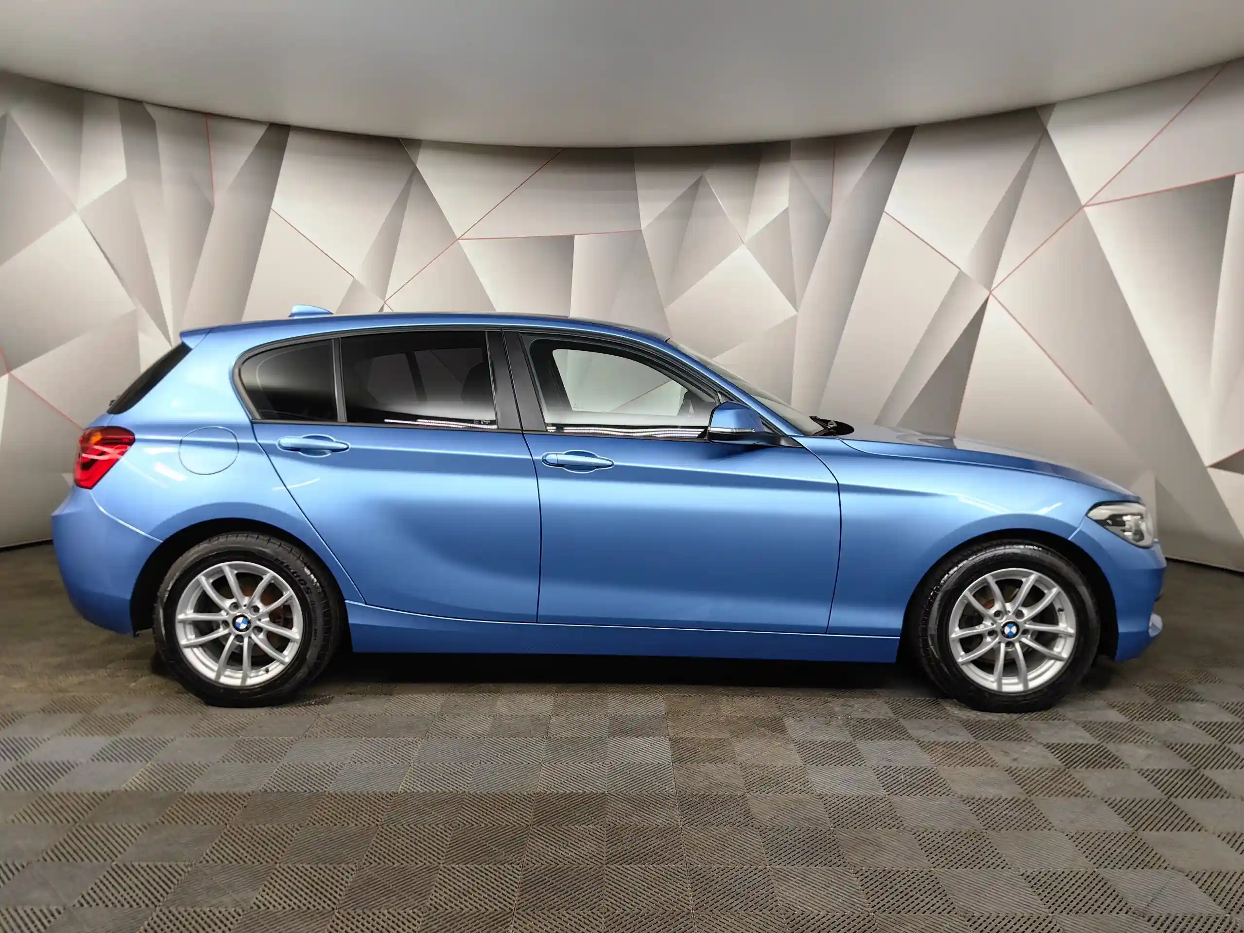 BMW 1 серия 2018