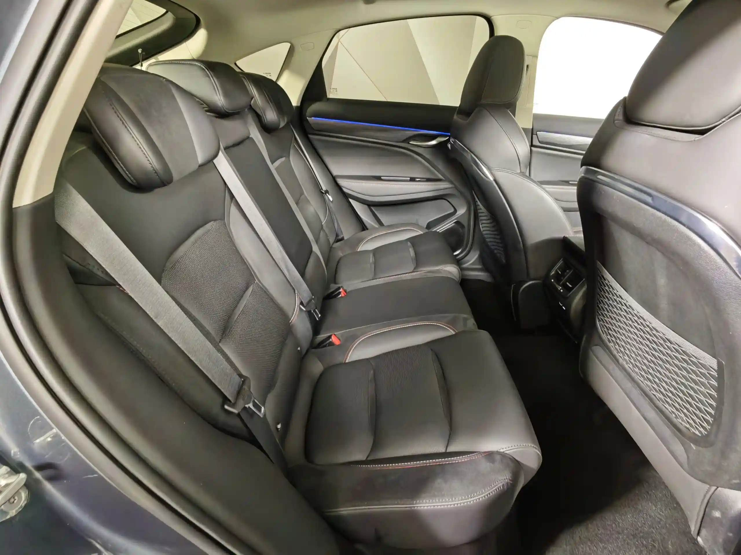 Geely Tugella 2021