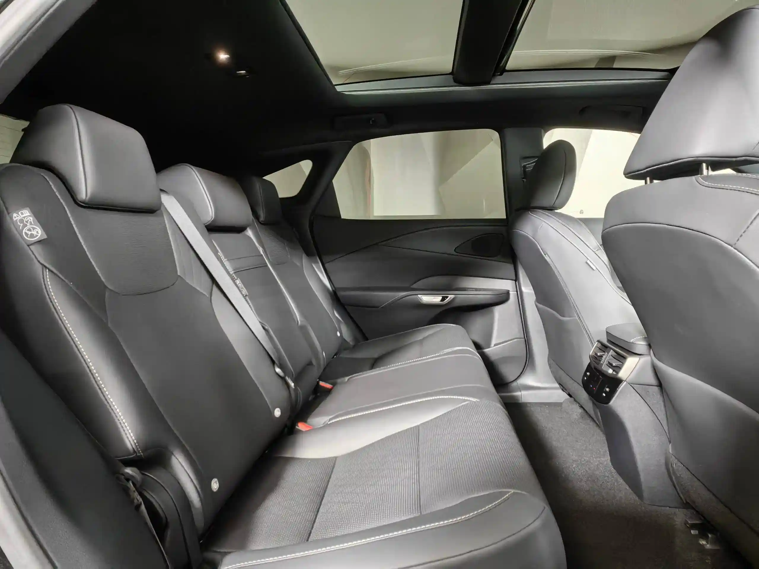 Lexus RX 2023