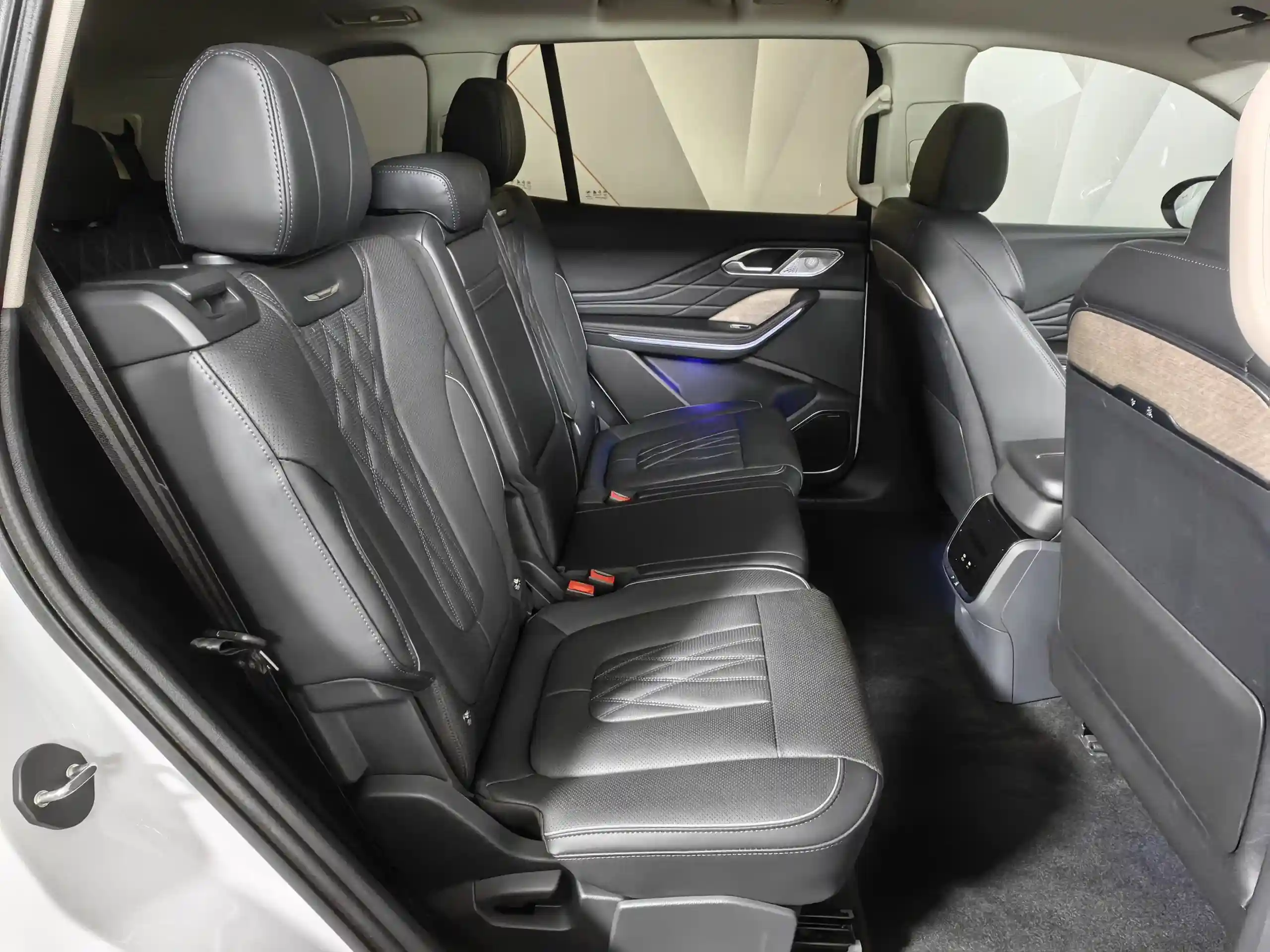 Hongqi HS7 2025