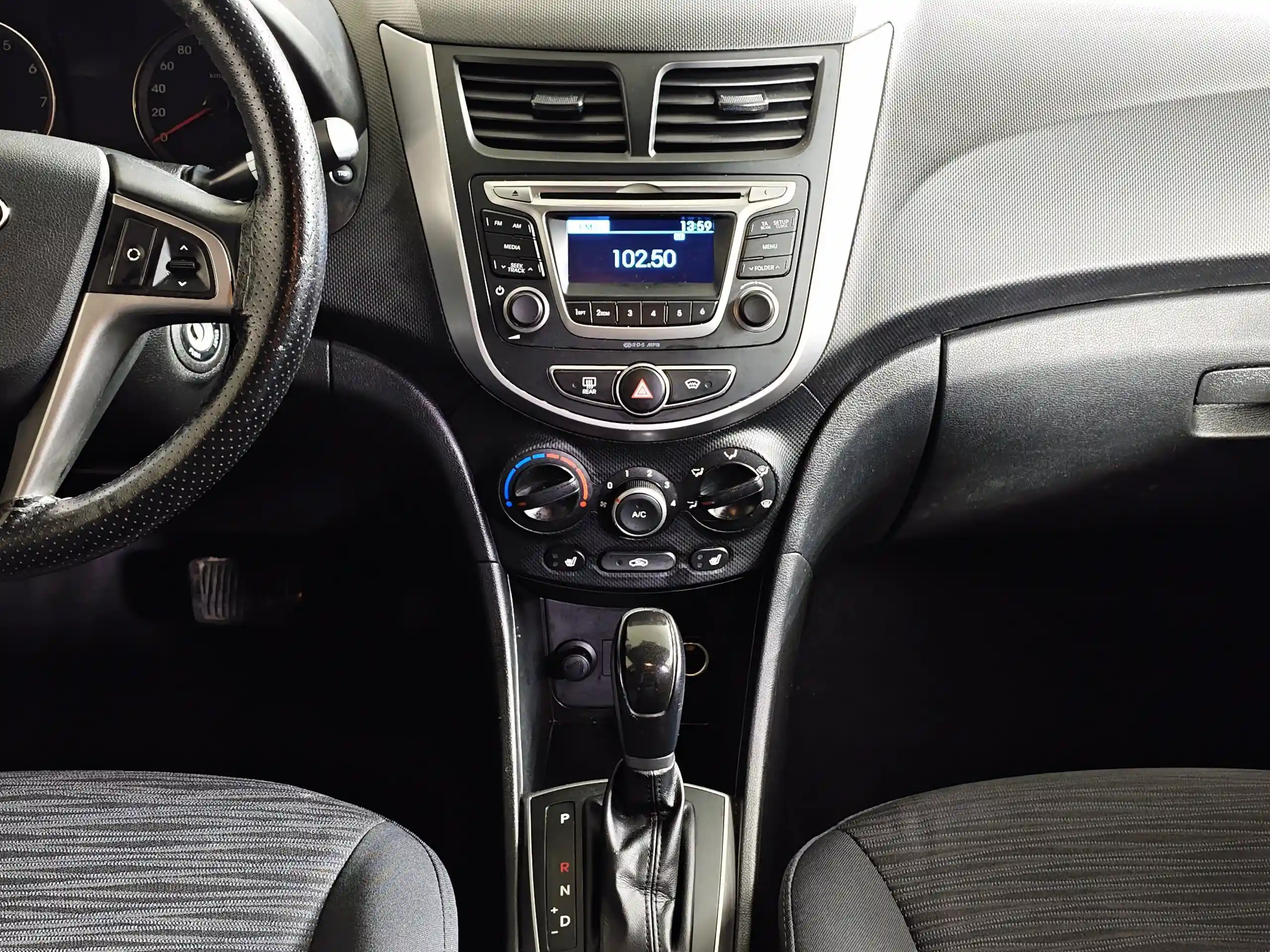 Hyundai Solaris 2015
