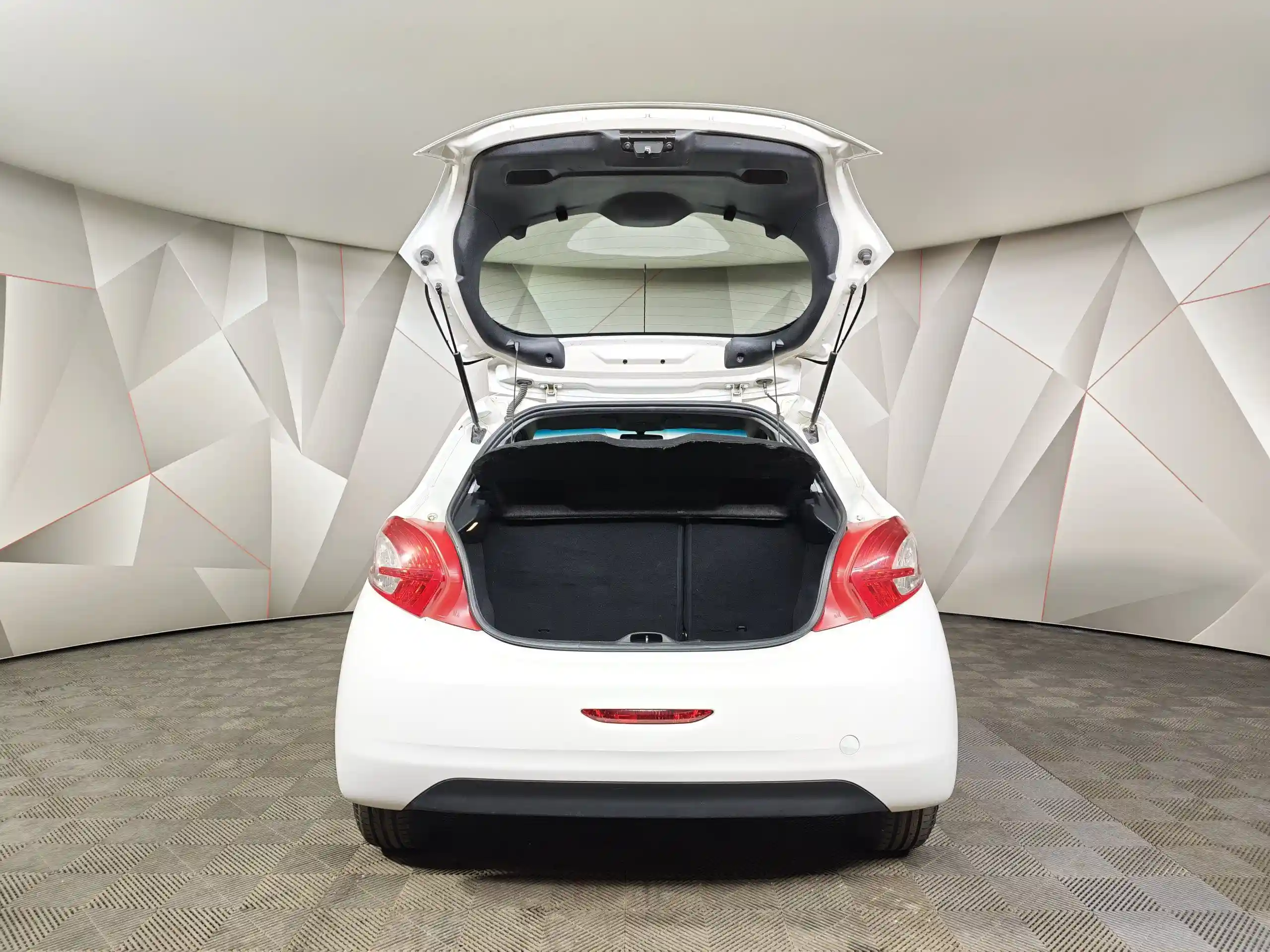 Peugeot 208 2013