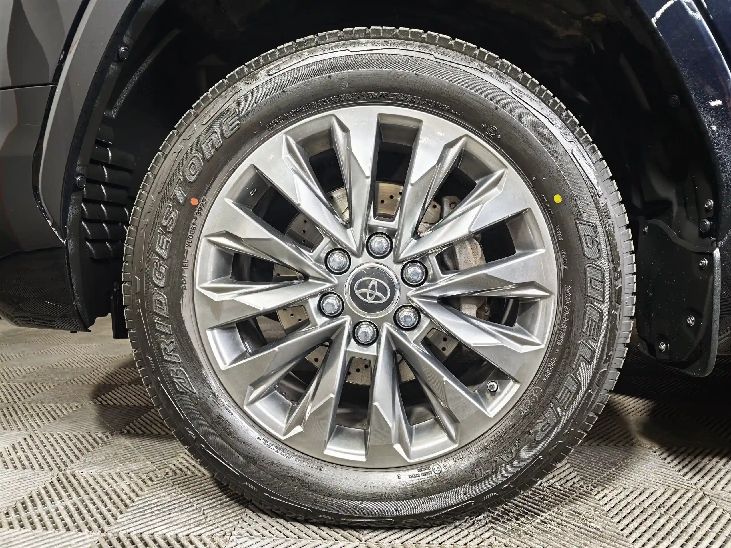 Toyota Land Cruiser 2023