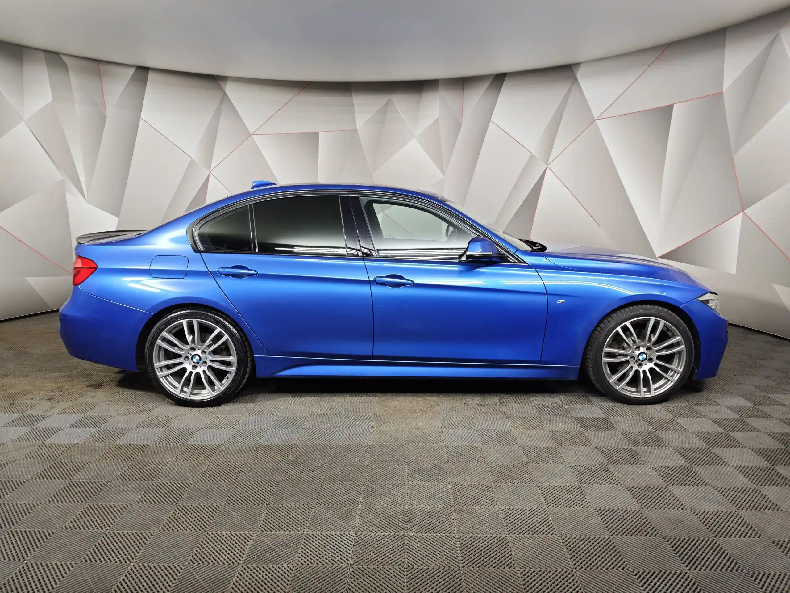 BMW 3 серия 2018
