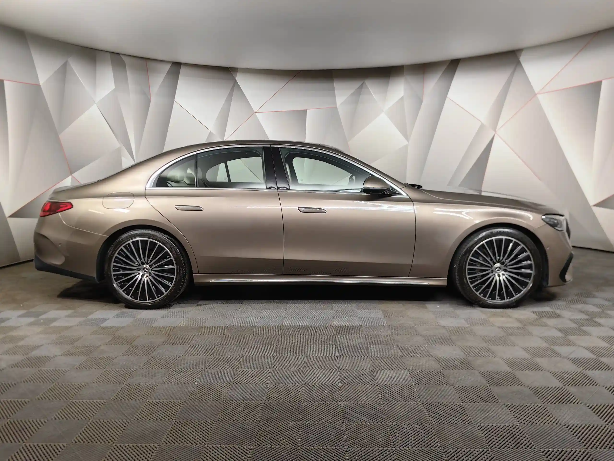 Mercedes-Benz E-Класс 2024