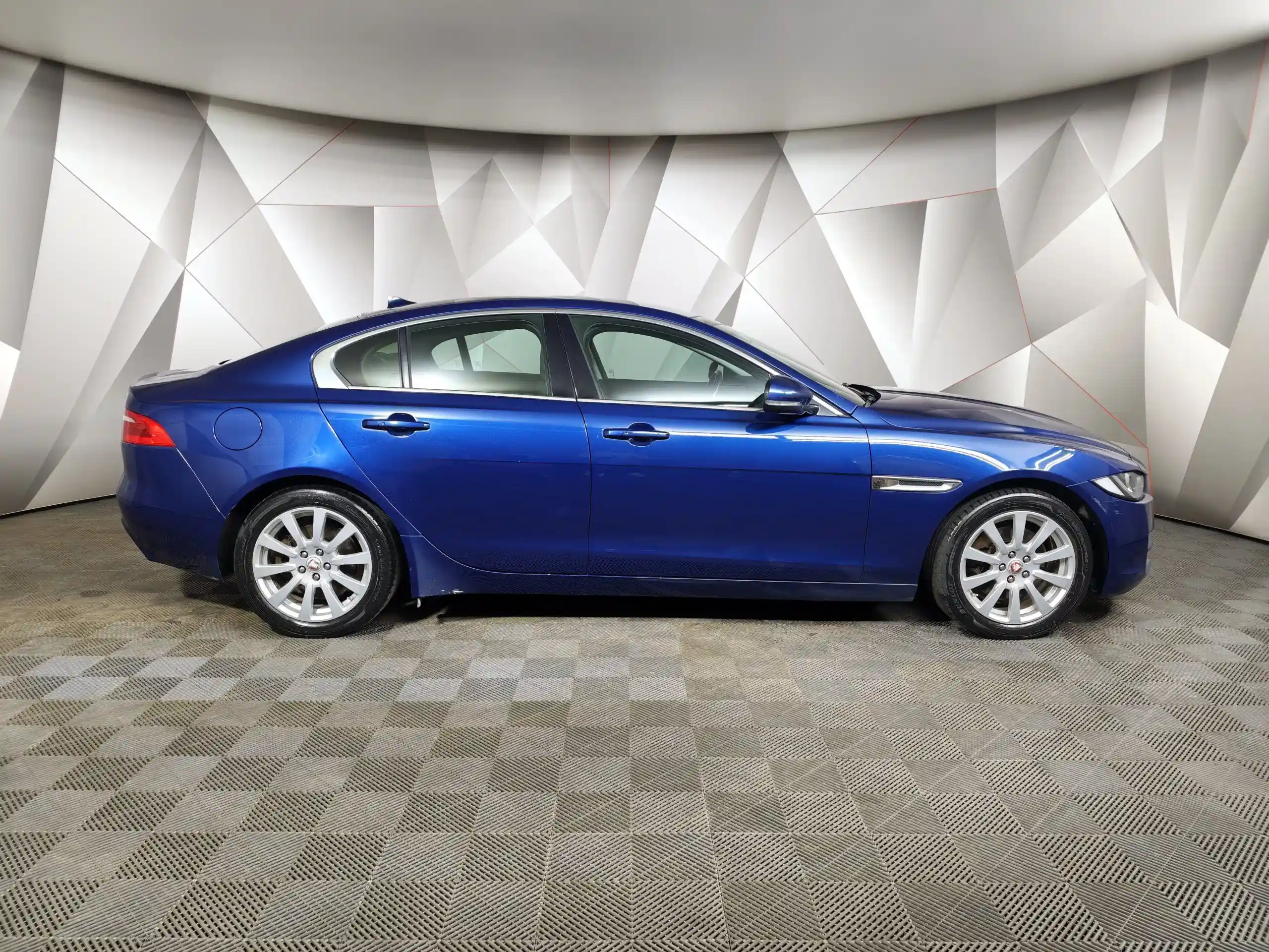 Jaguar XE 2015