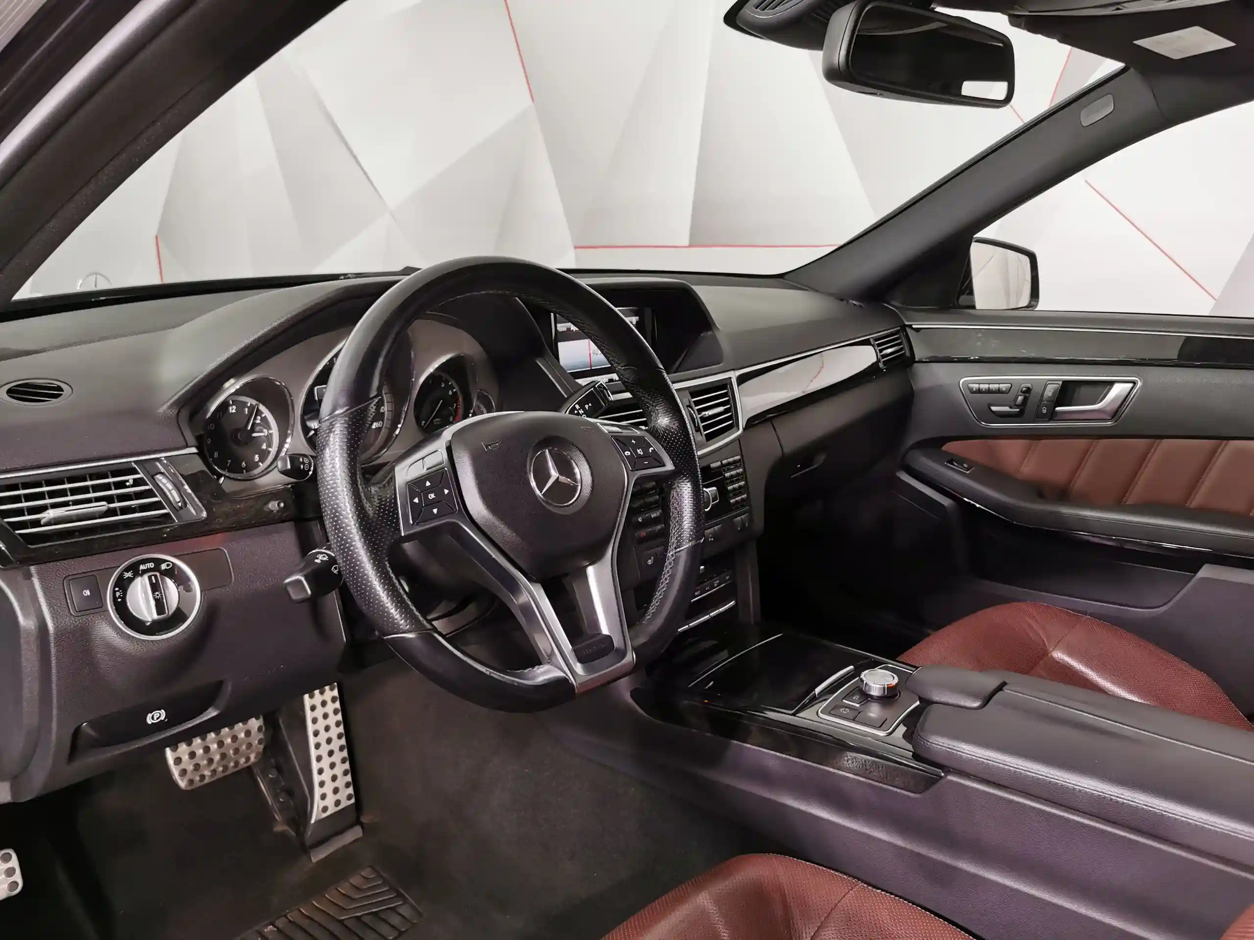 Mercedes-Benz E-Класс 2012