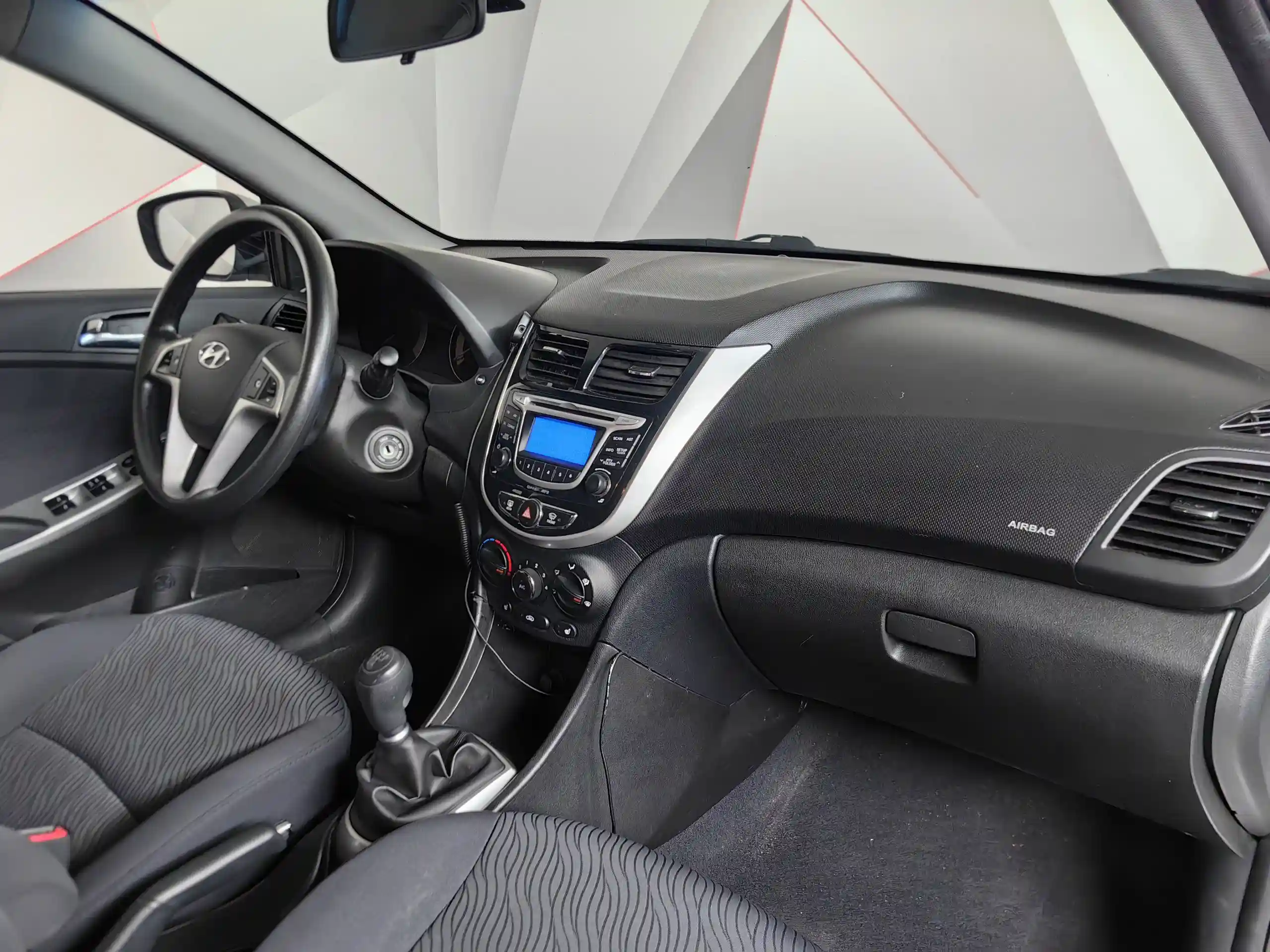 Hyundai Solaris 2013