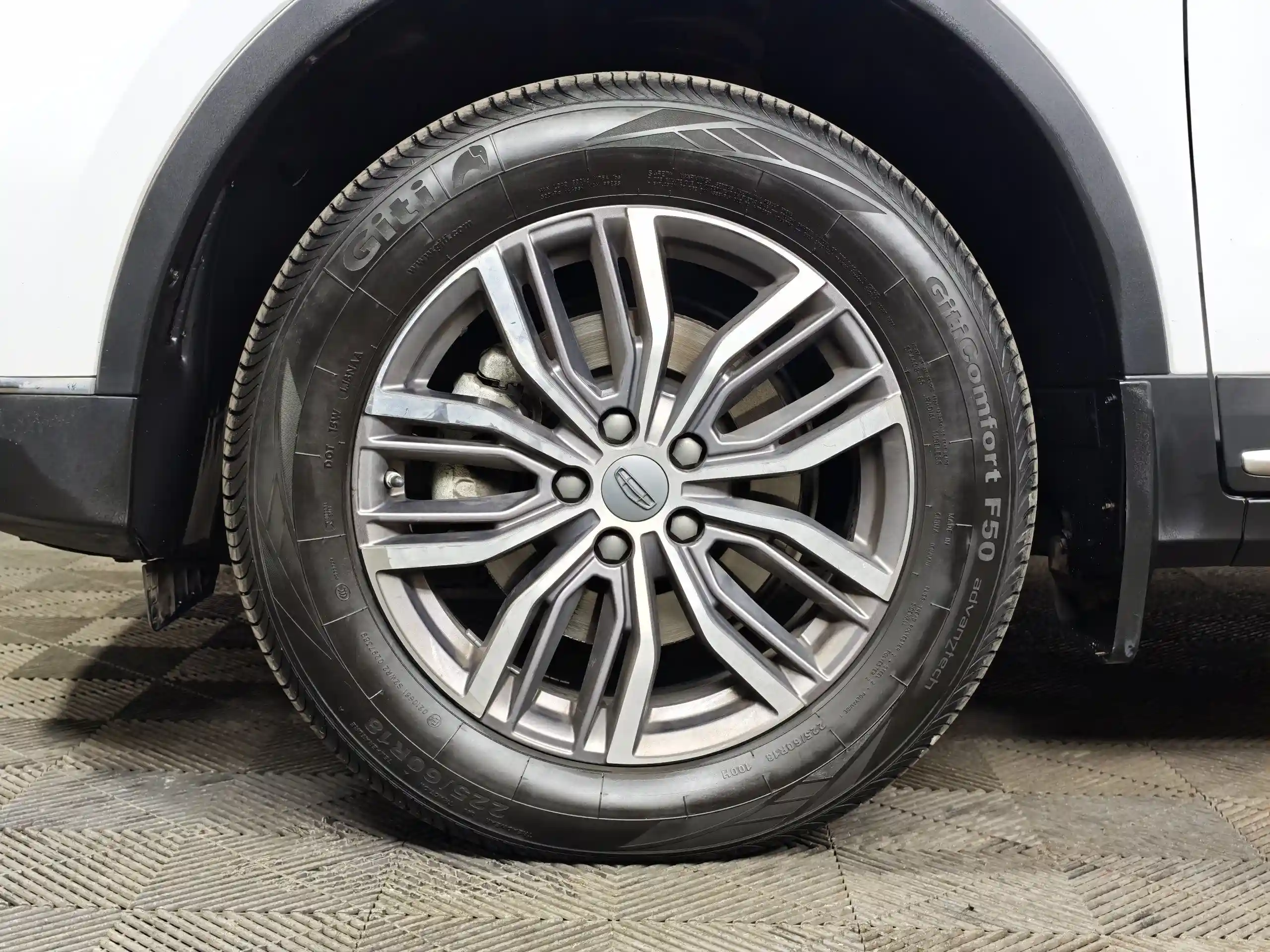 Geely Atlas Pro 2024