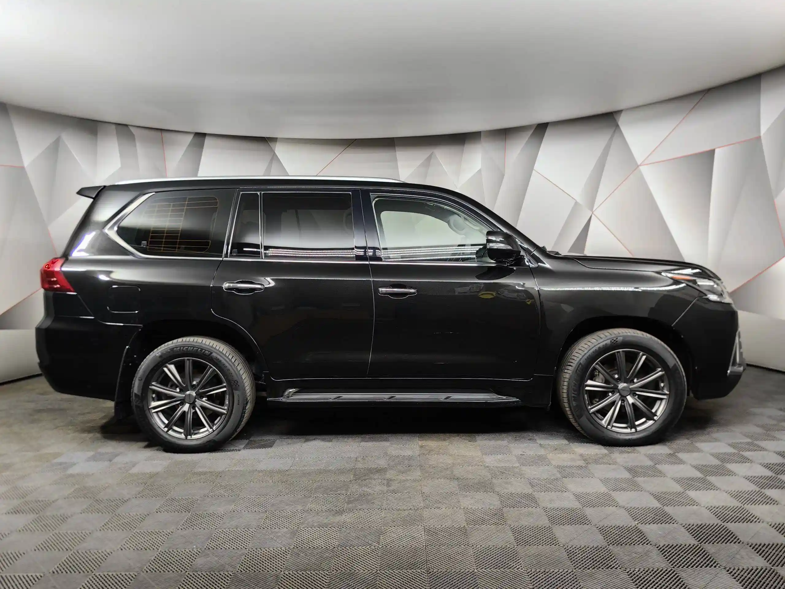 Lexus LX 2021