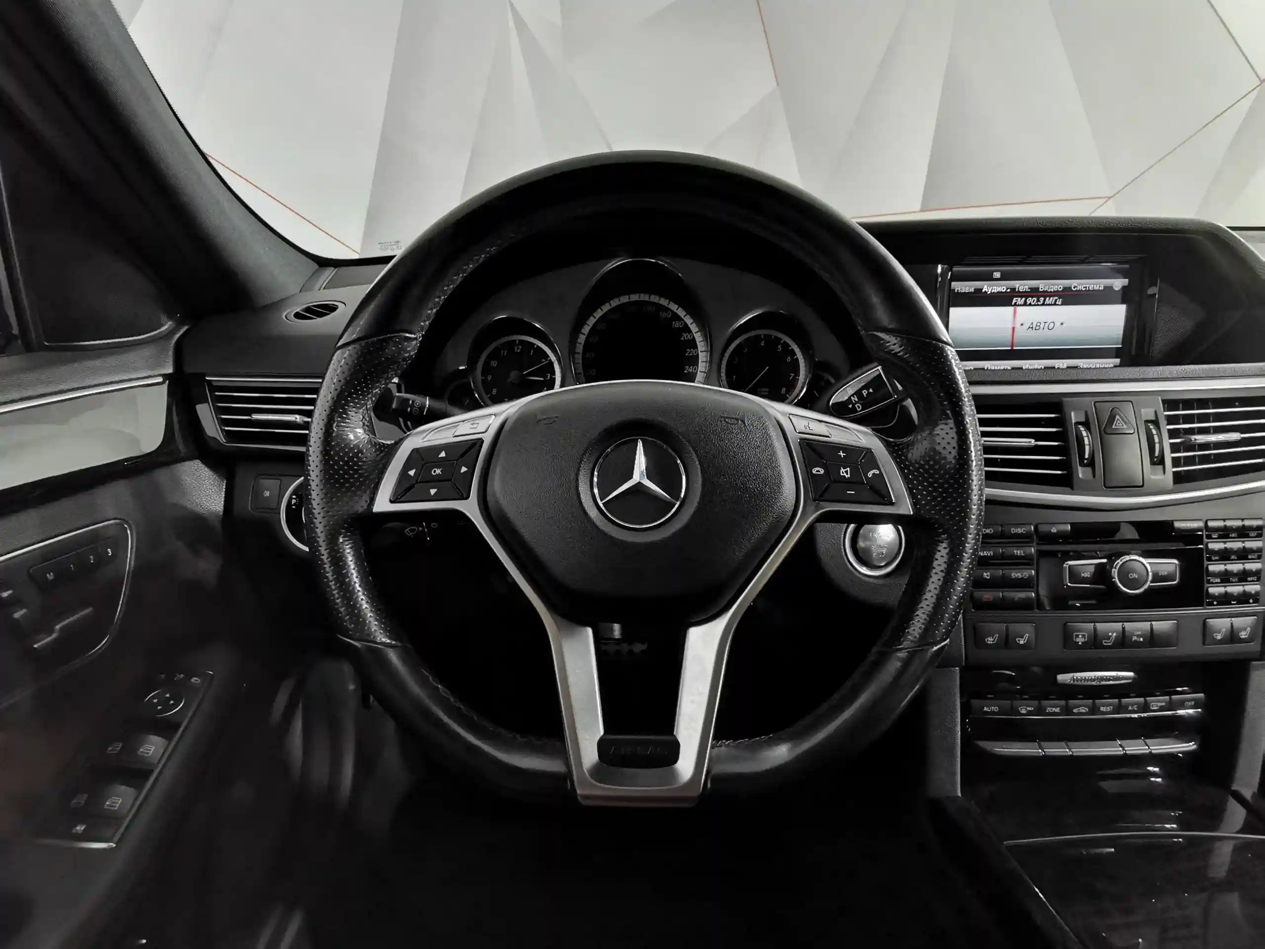 Mercedes-Benz E-Класс 2012