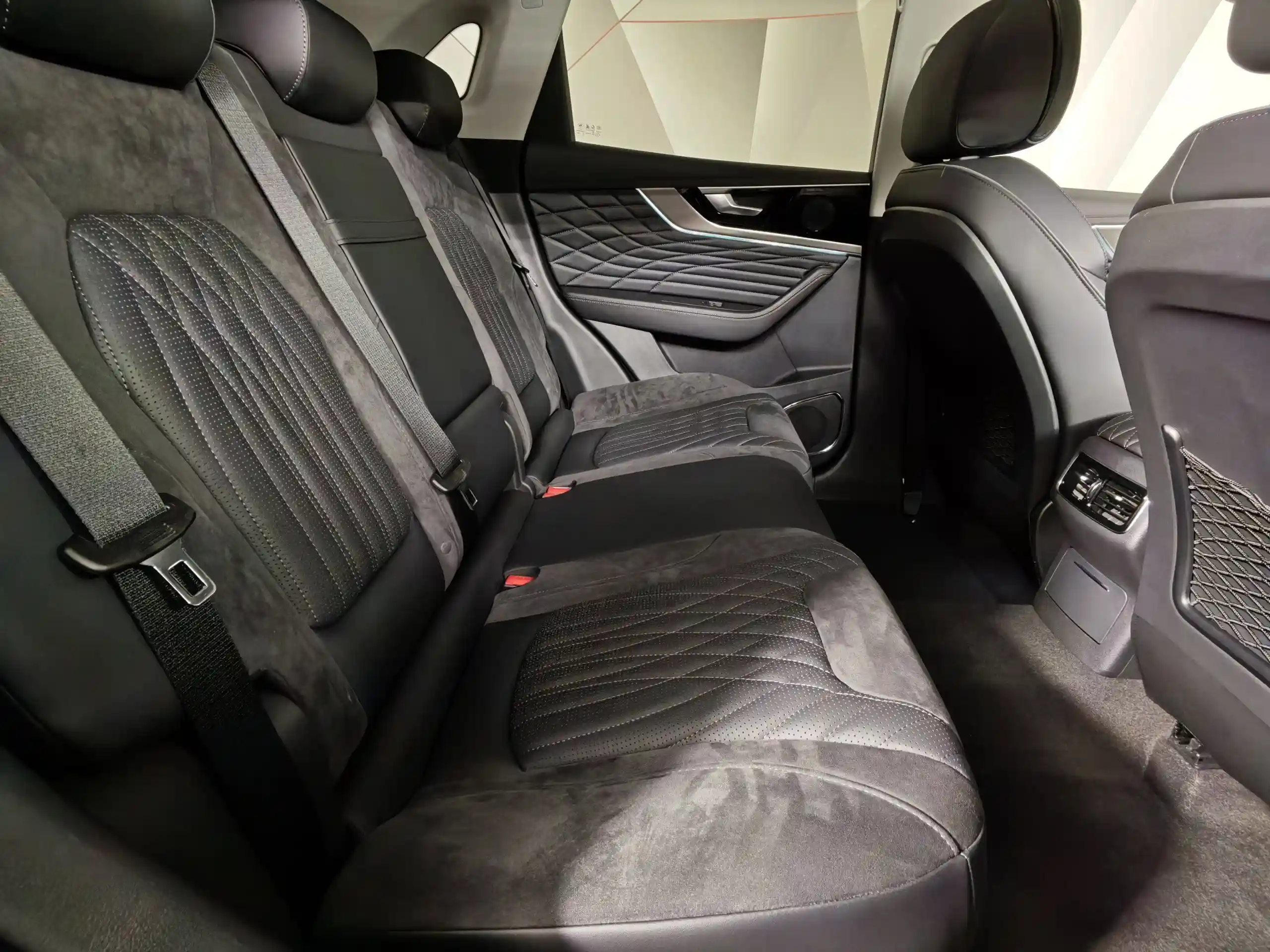 Hongqi HS5 2023
