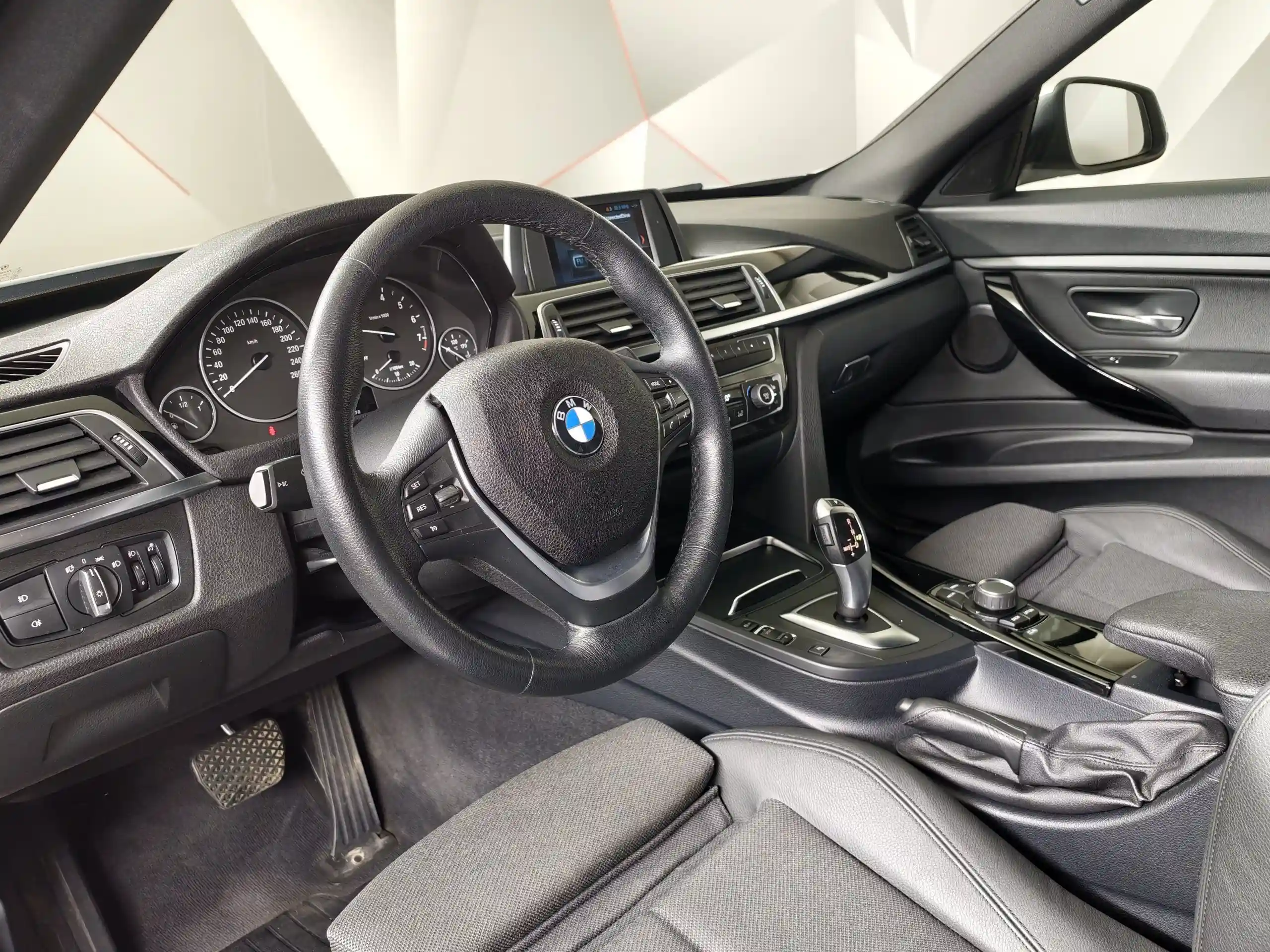 BMW 3 серия 2019