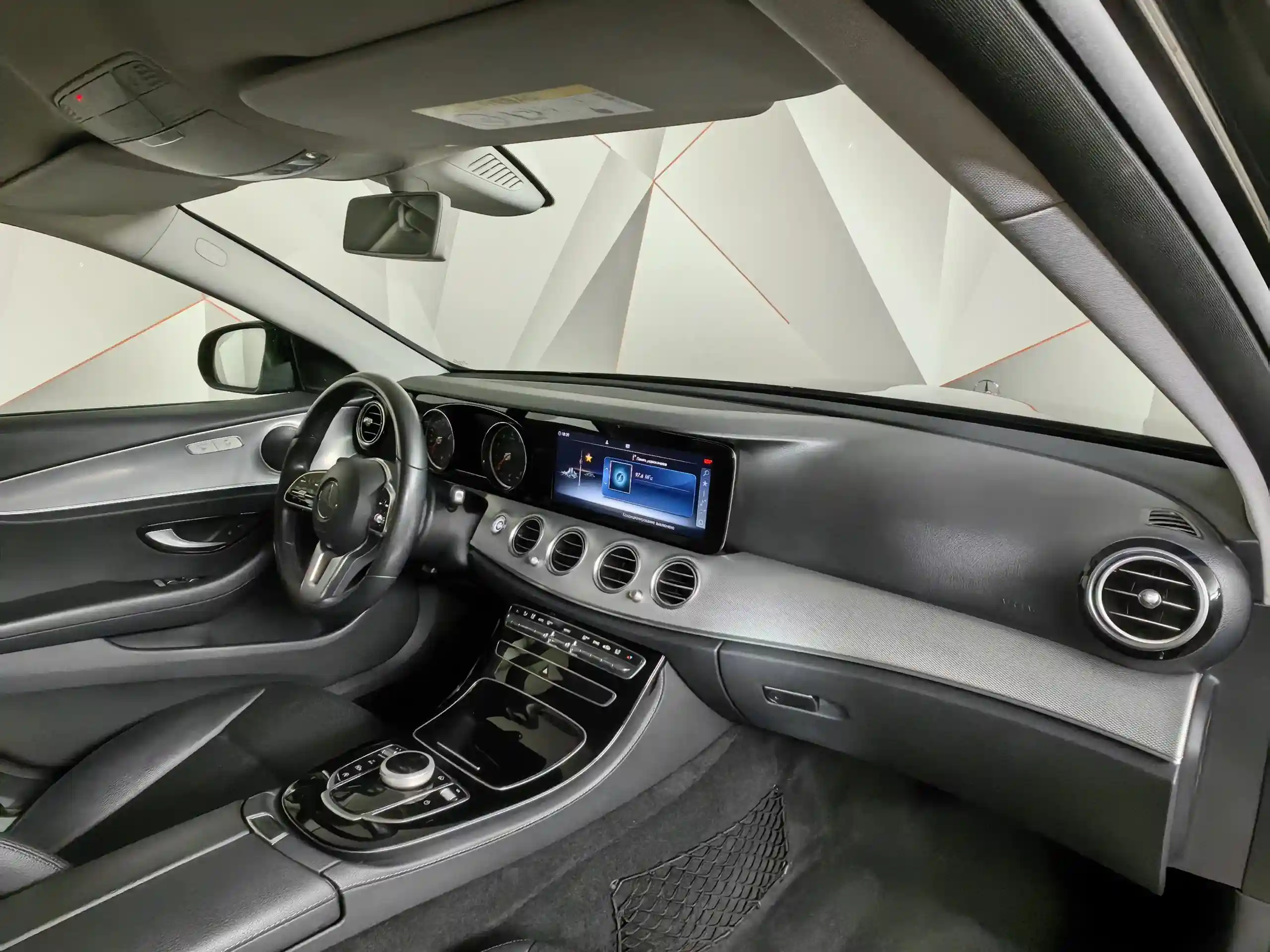 Mercedes-Benz E-Класс 2020