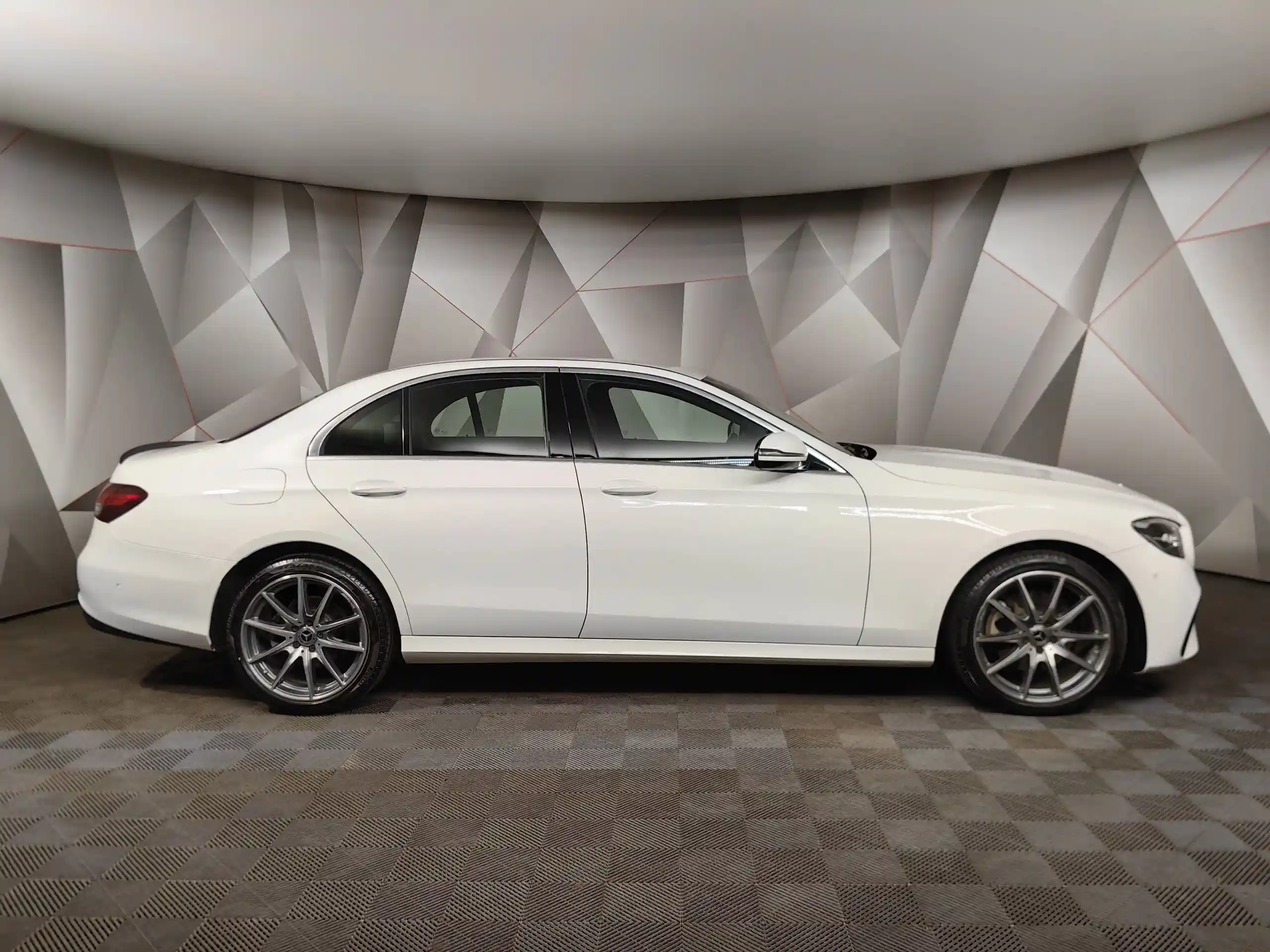 Mercedes-Benz E-Класс 2021