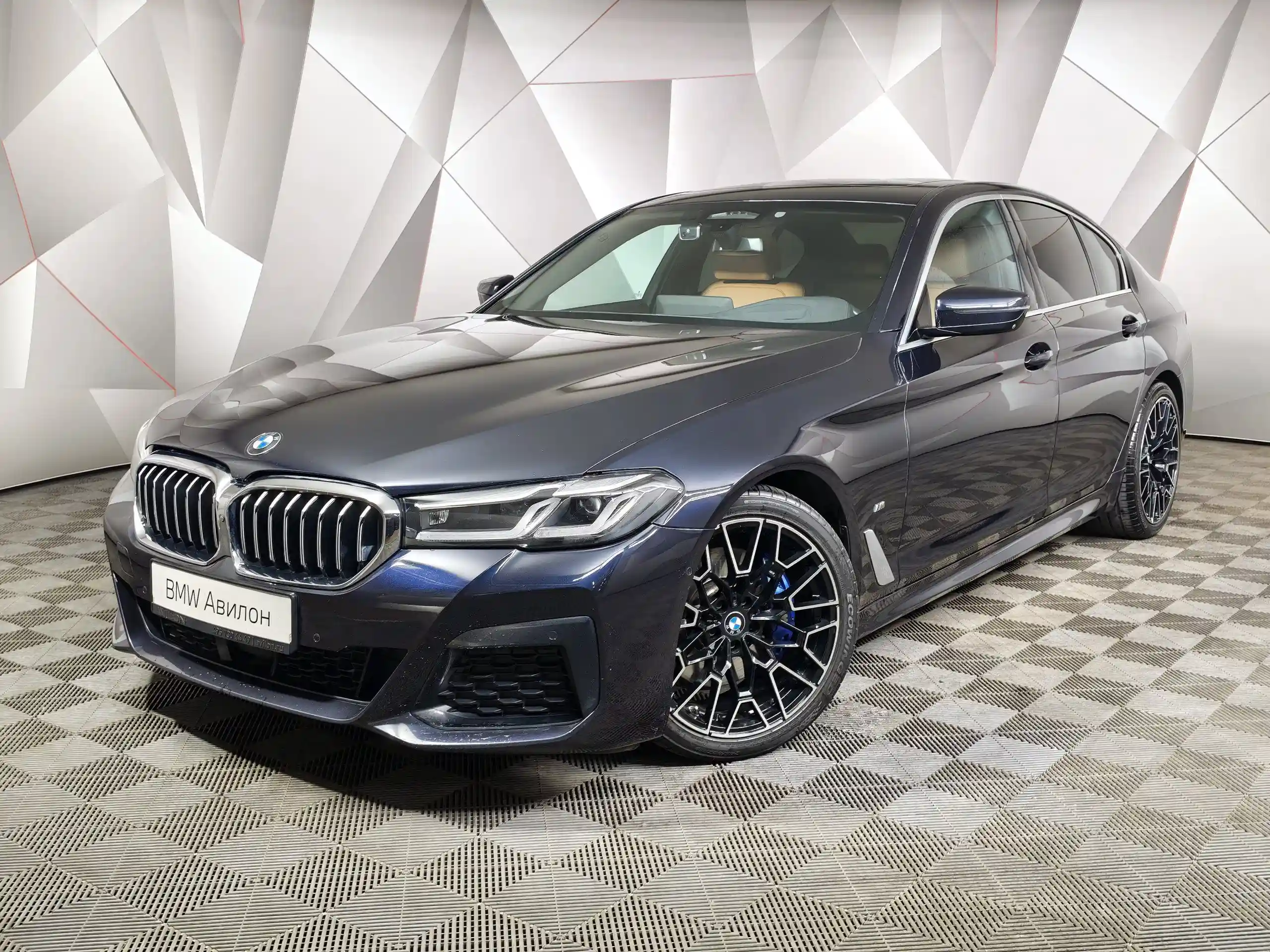 BMW 5 серия 2021