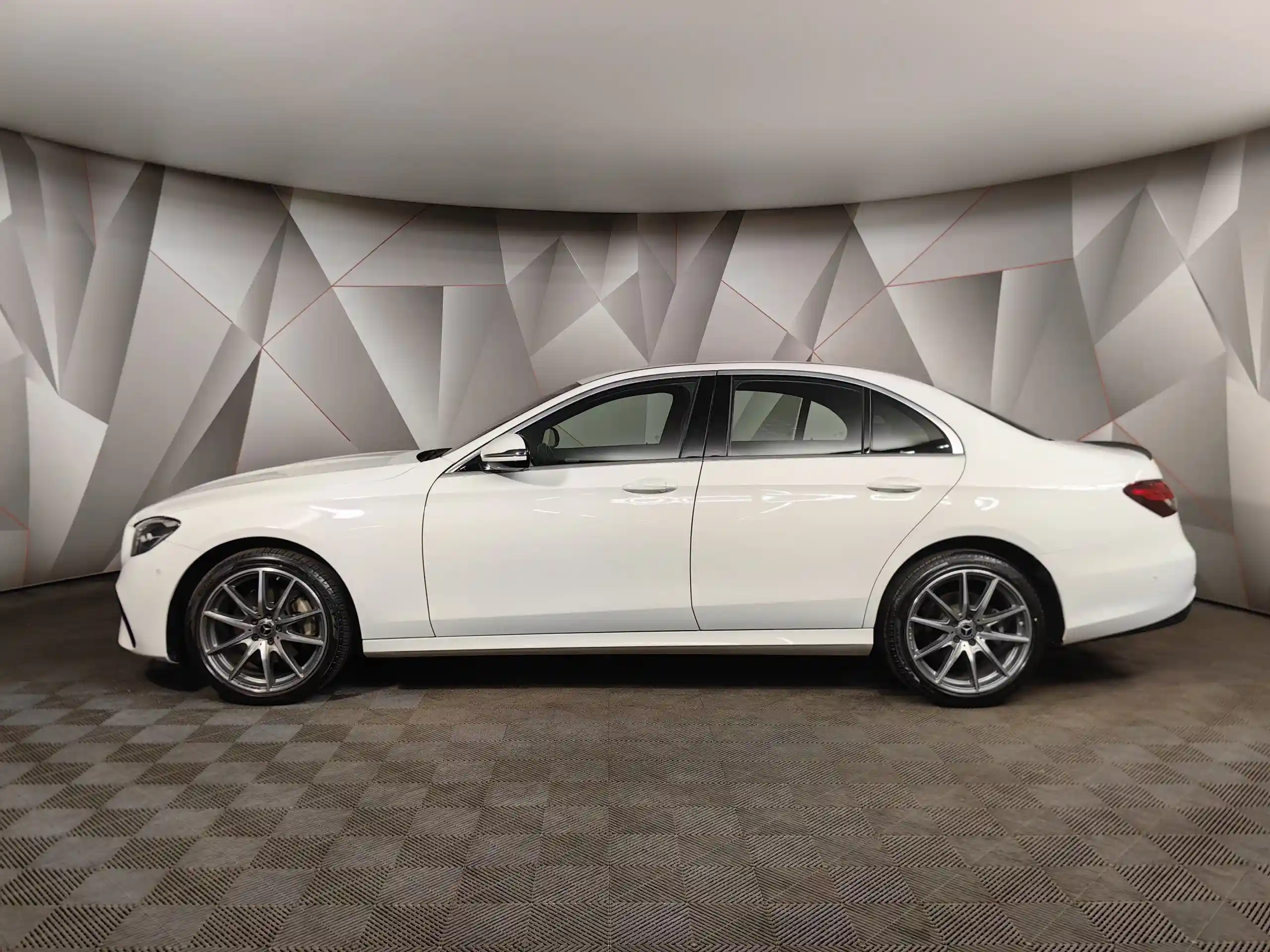Mercedes-Benz E-Класс 2021