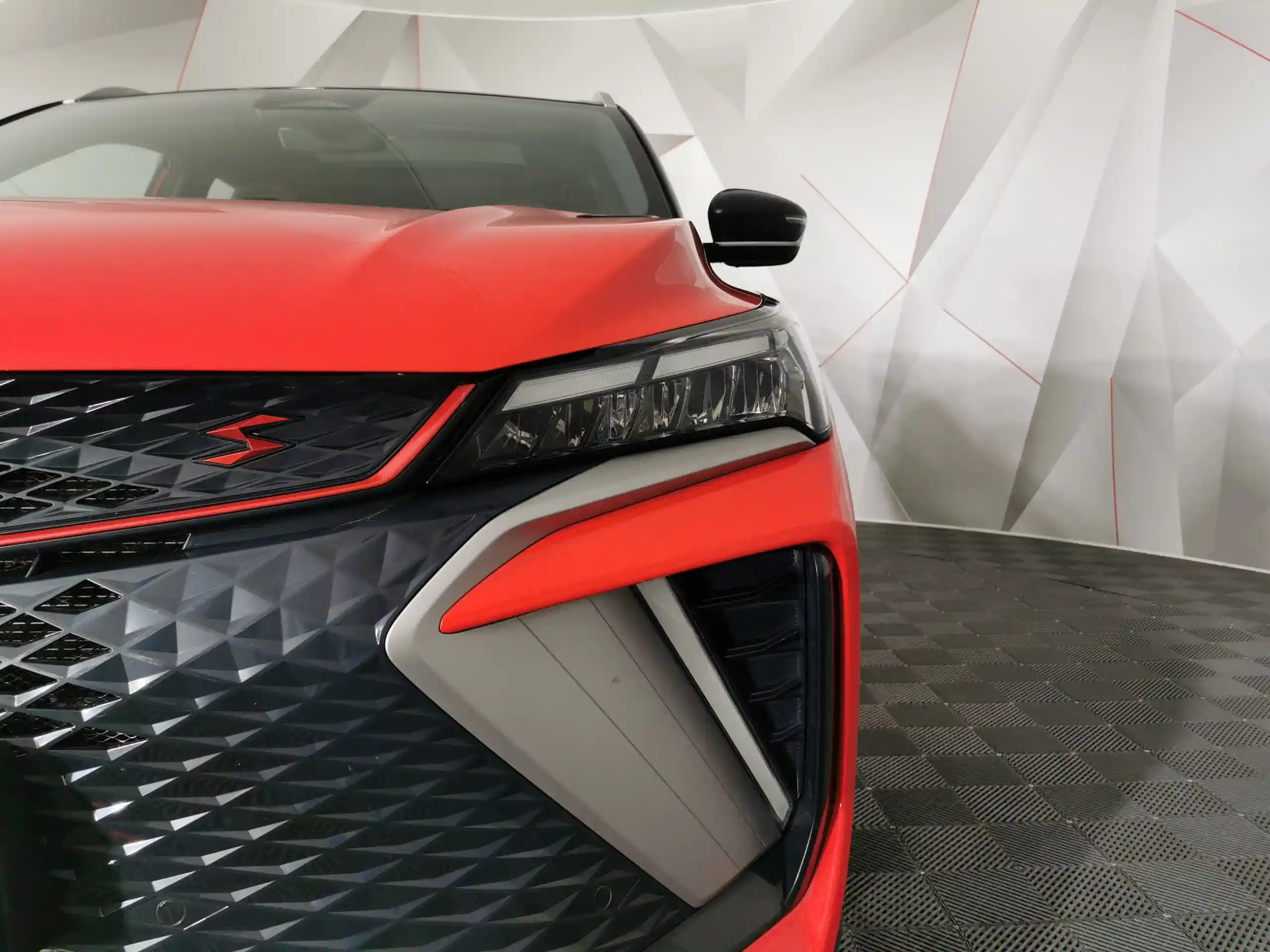 Geely Coolray 2023