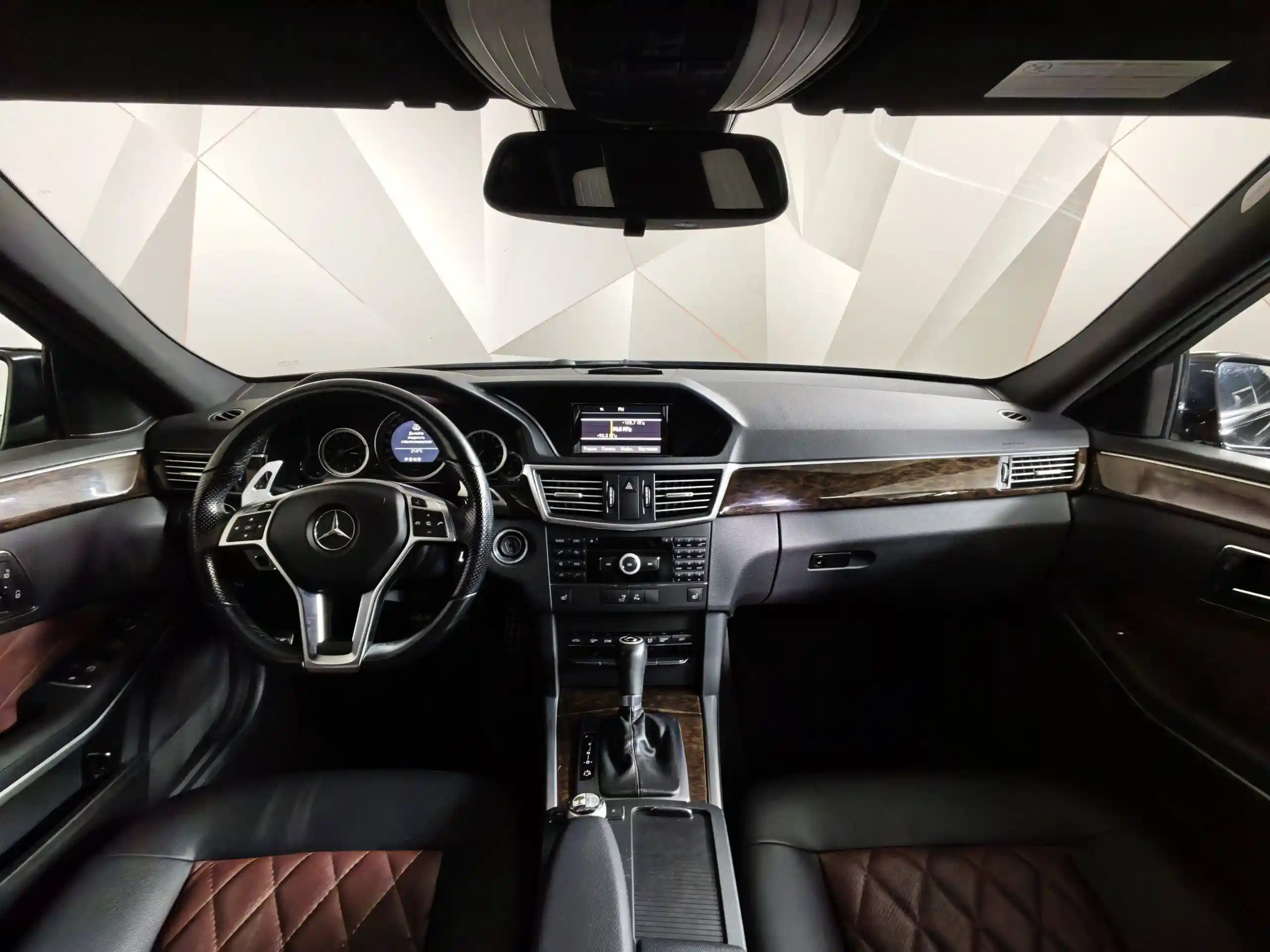 Mercedes-Benz E-Класс 2011