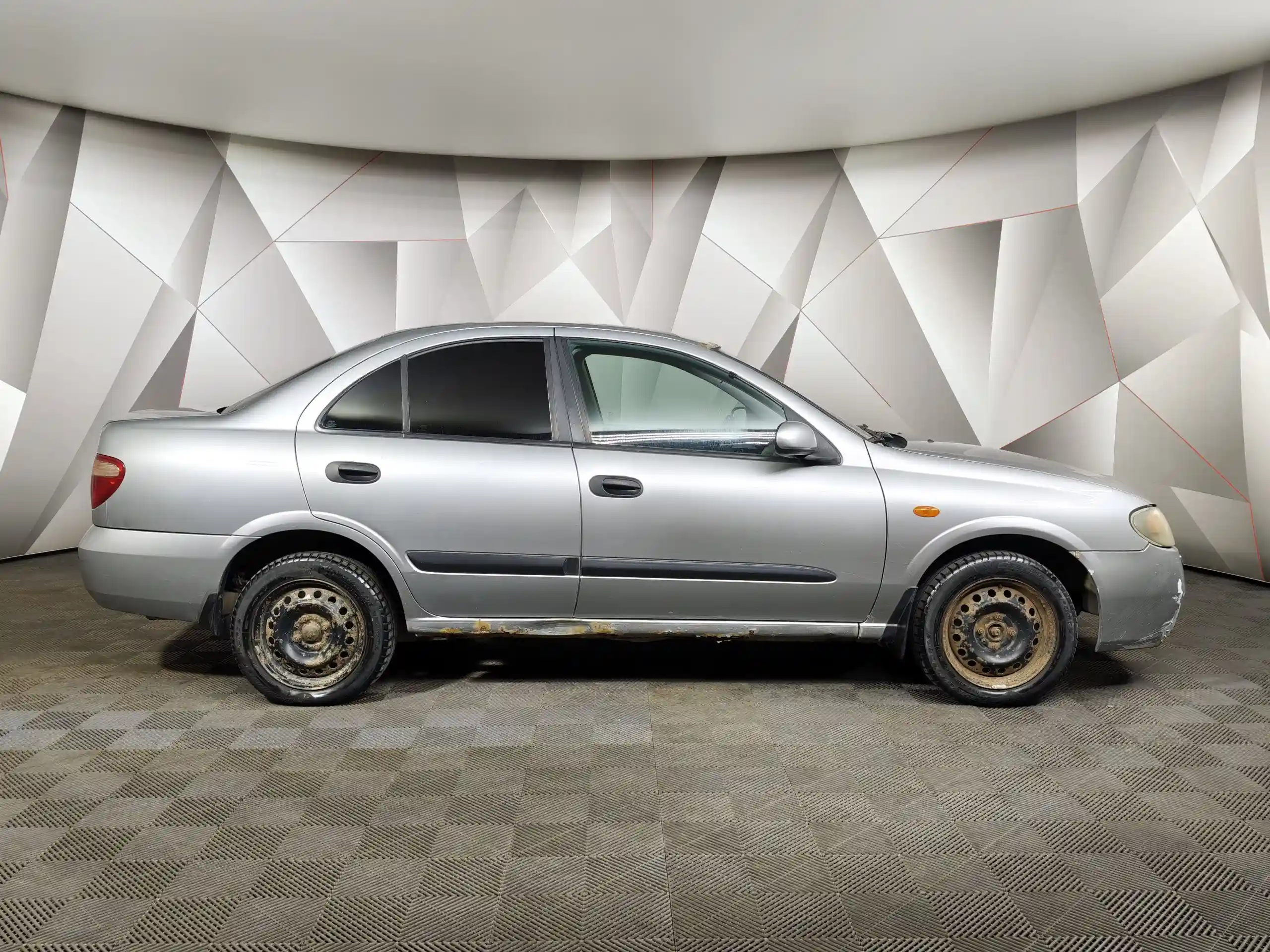 Nissan Almera 2004