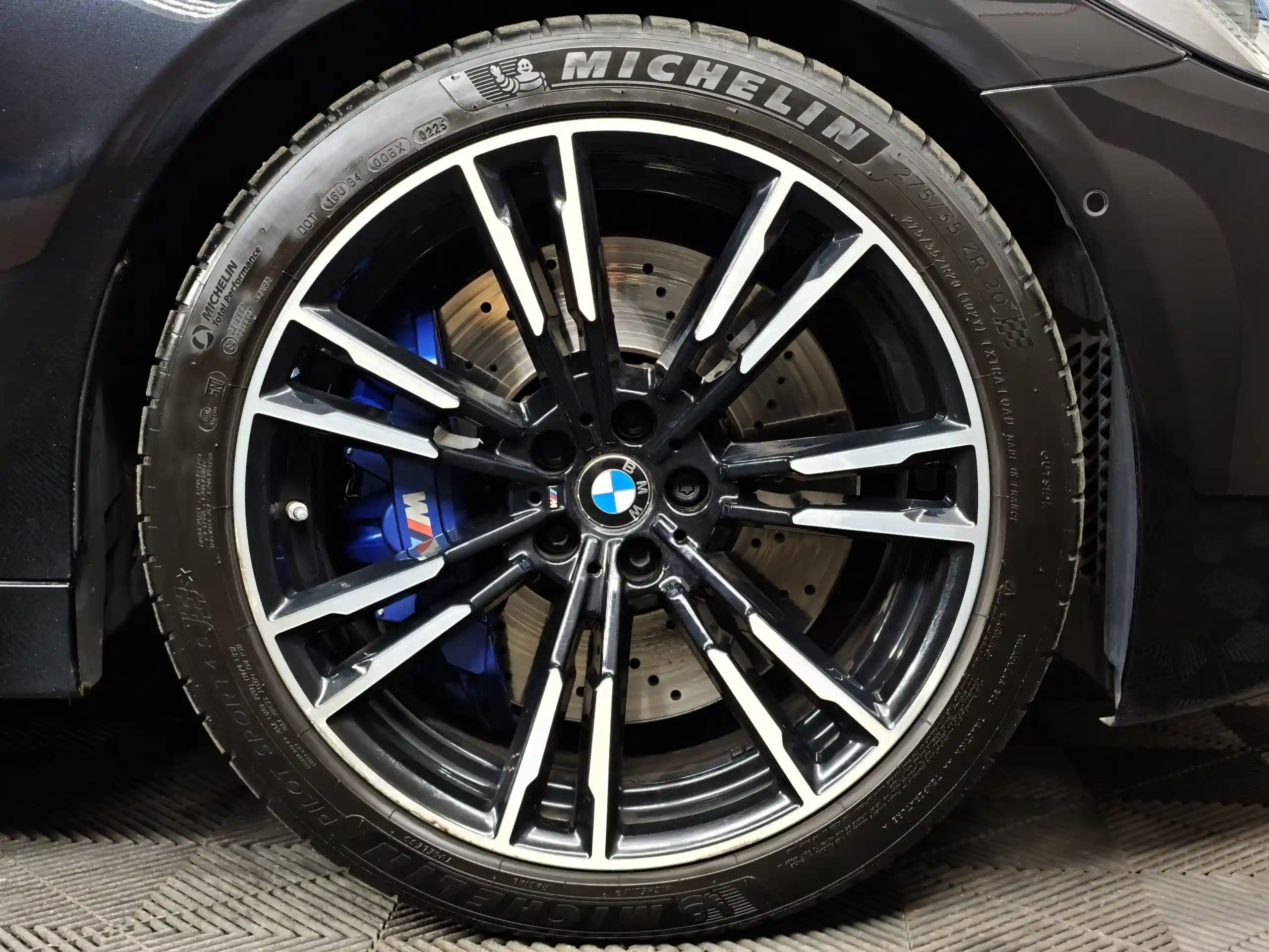 BMW M5 2022