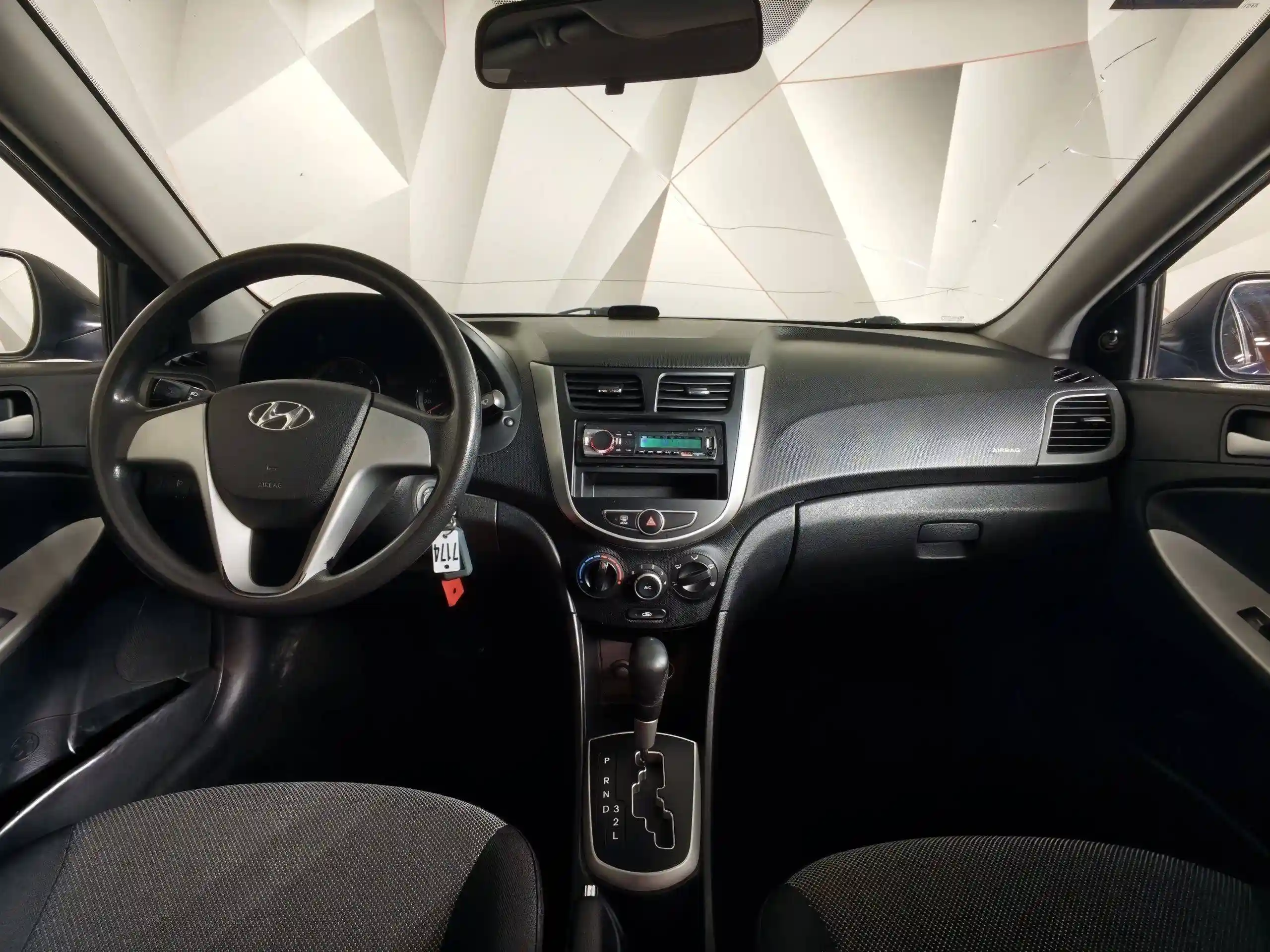 Hyundai Solaris 2013