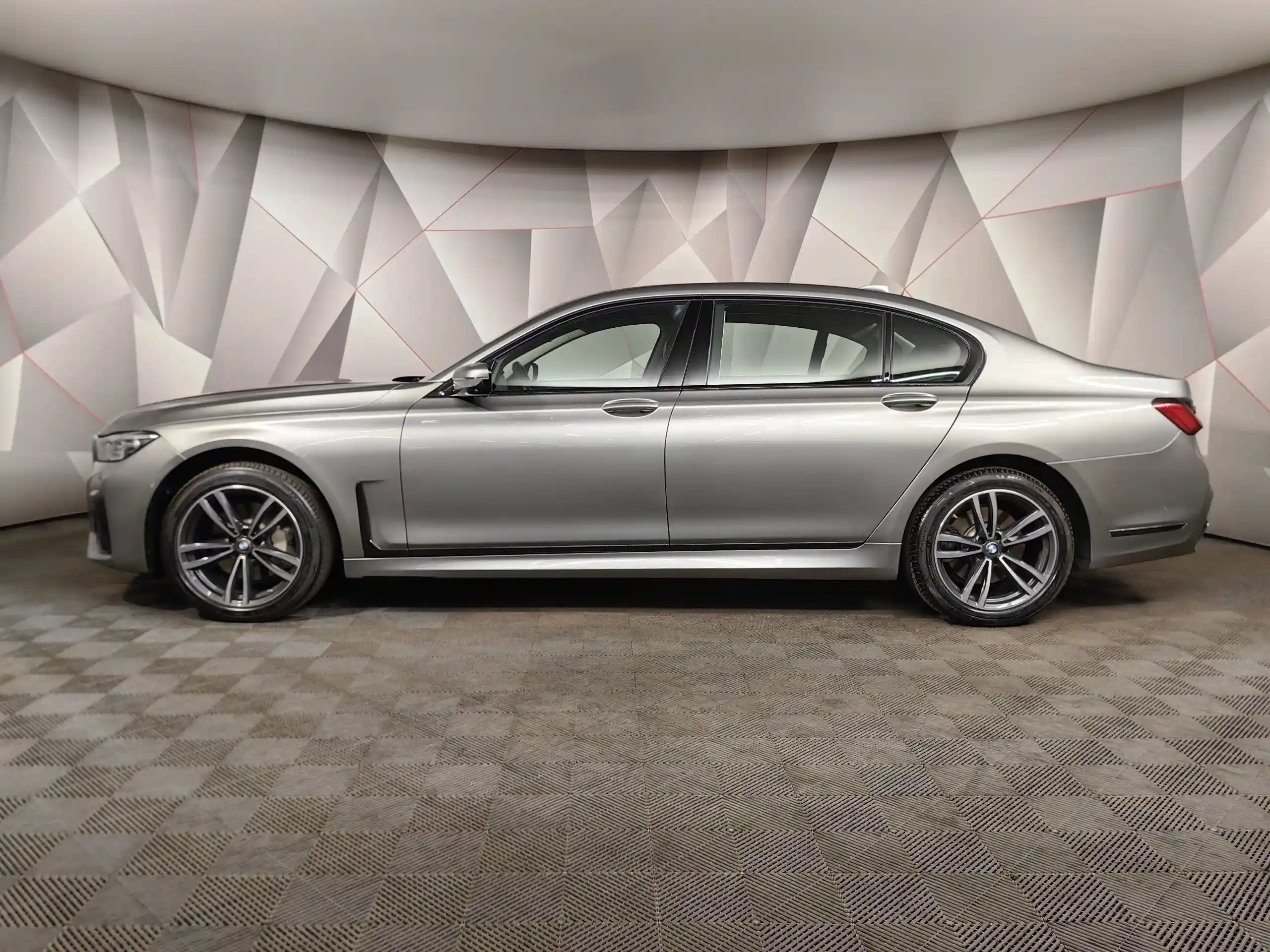 BMW 7 серия 2021