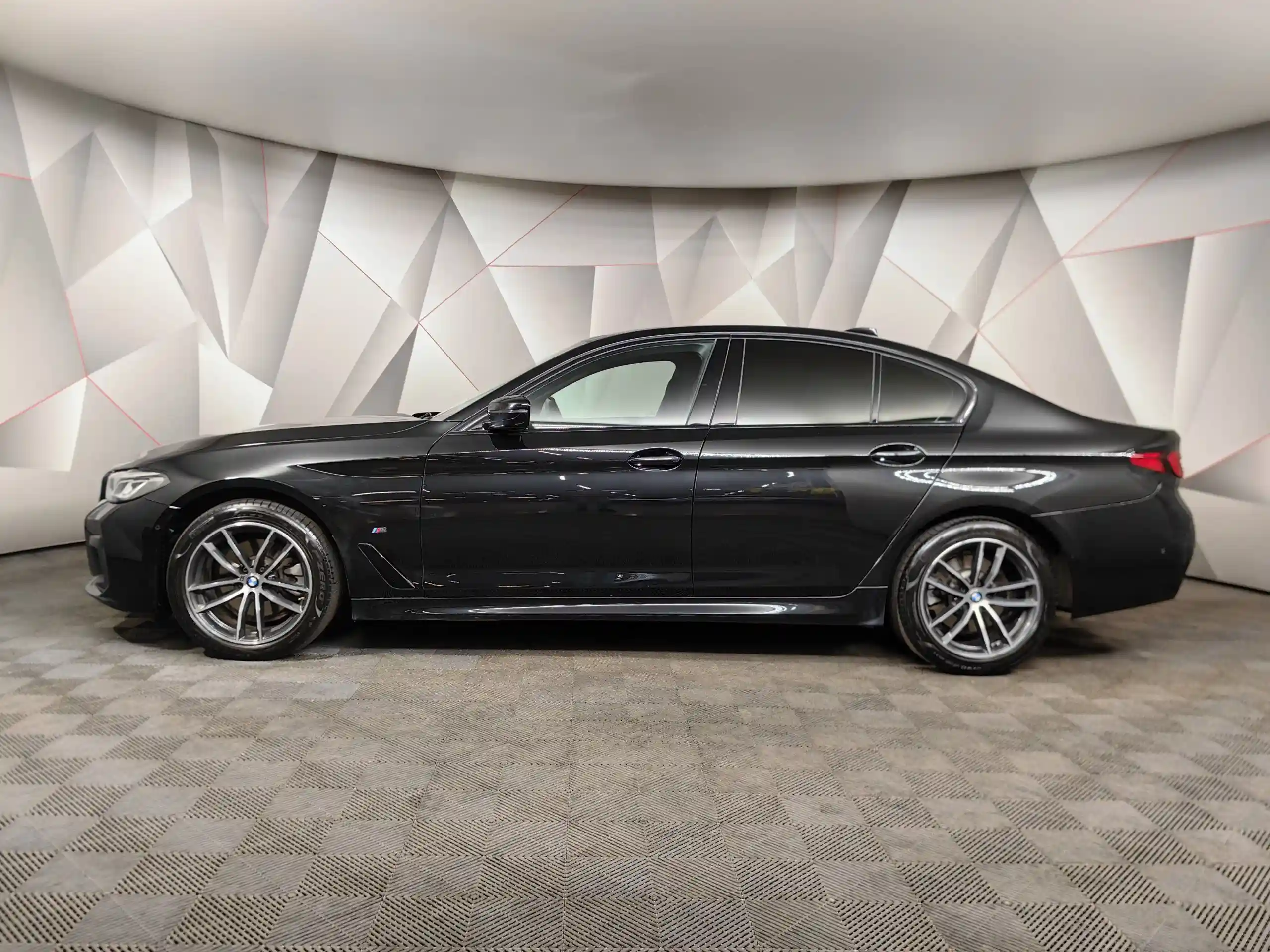 BMW 5 серия 2020