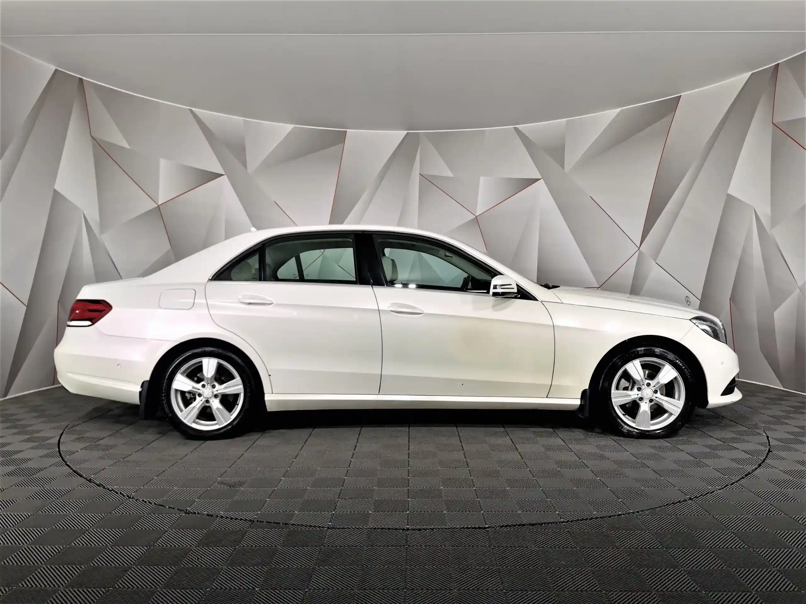 Mercedes-Benz E-Класс 2014
