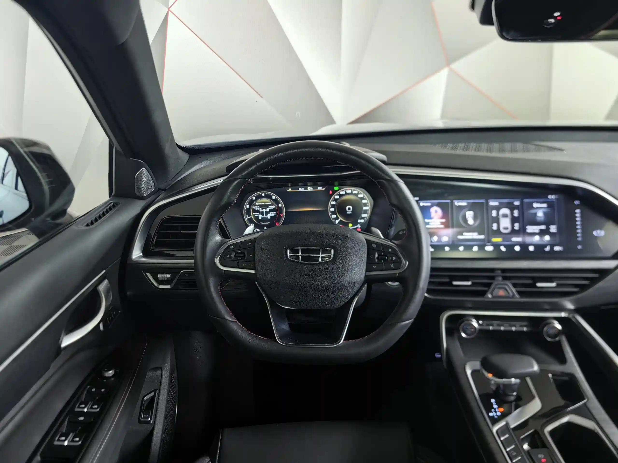 Geely Tugella 2022