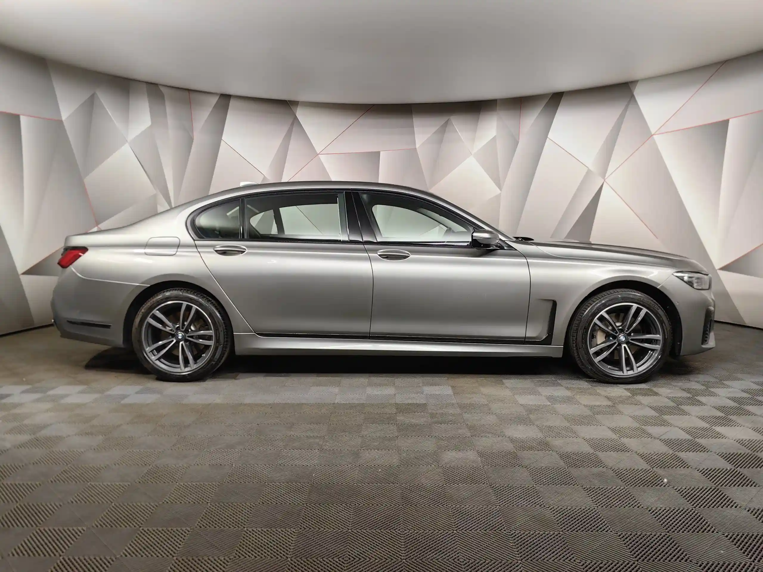 BMW 7 серия 2021