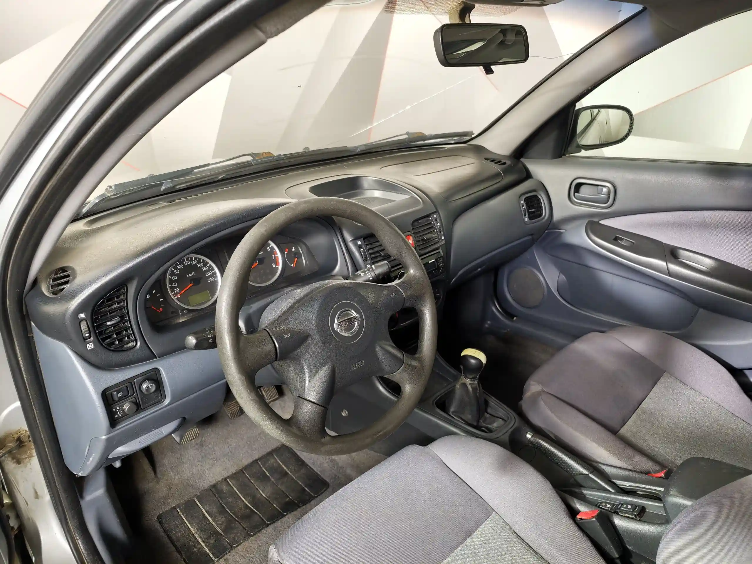 Nissan Almera 2004