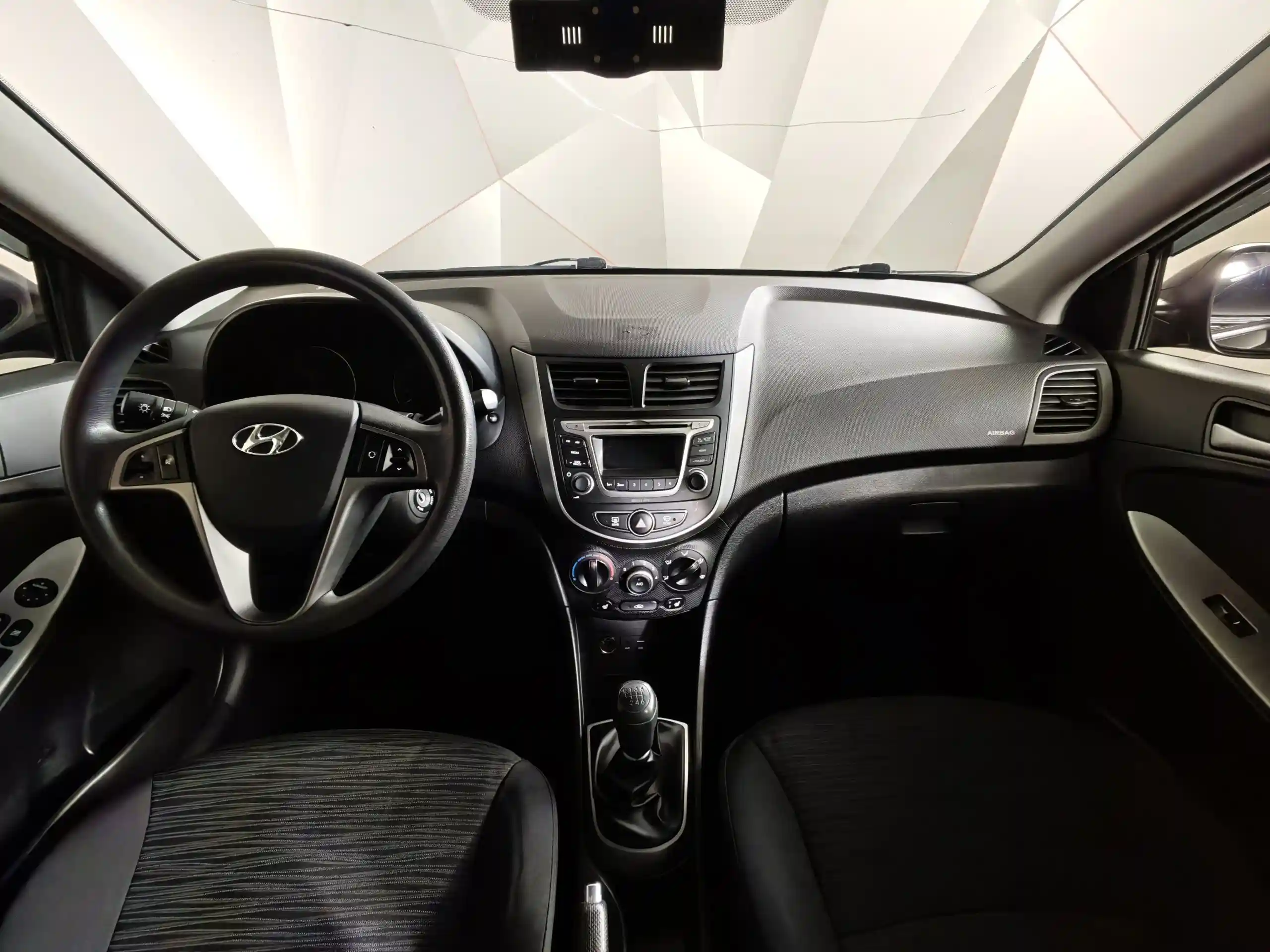 Hyundai Solaris 2015