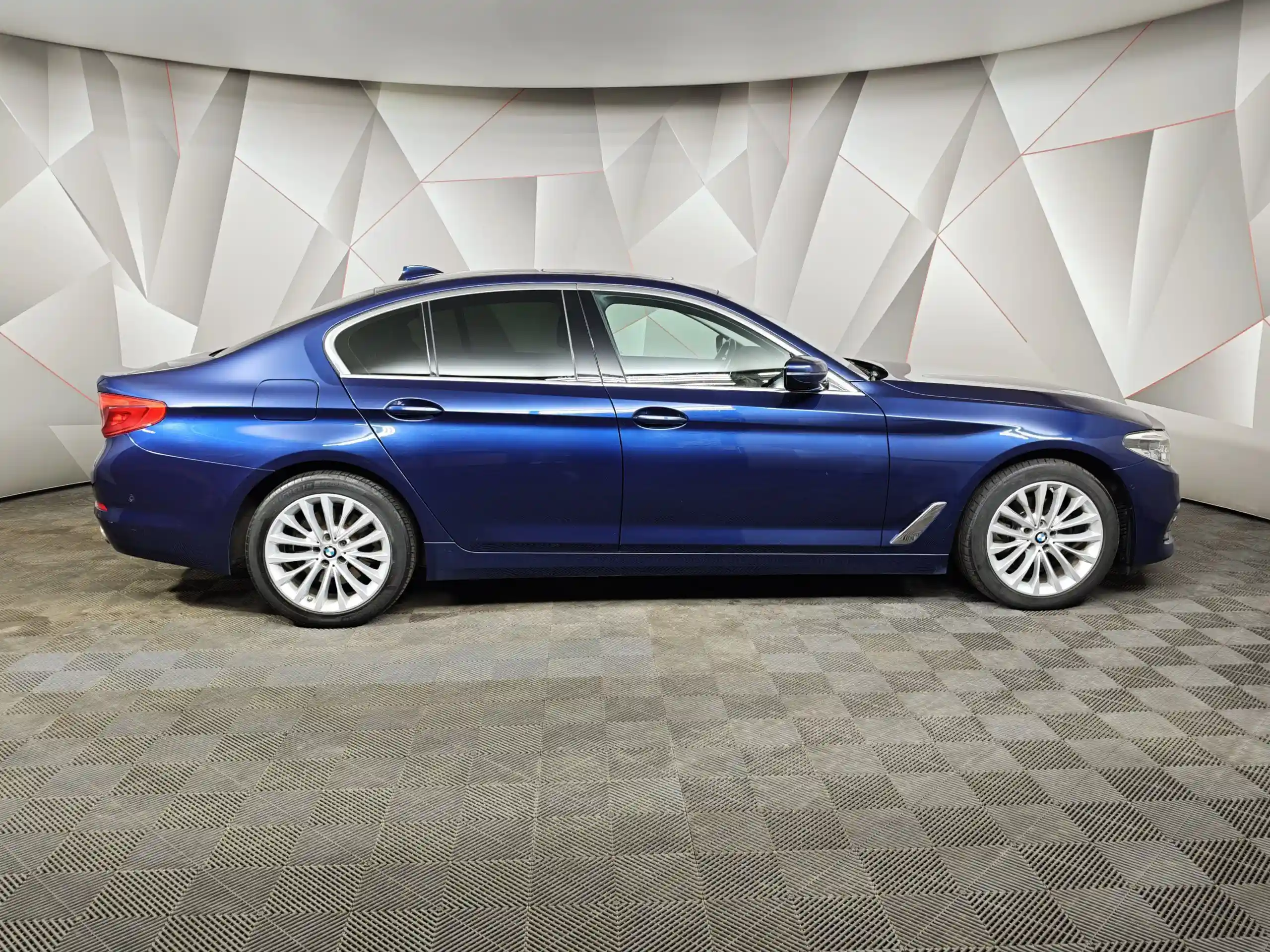 BMW 5 серия 2019