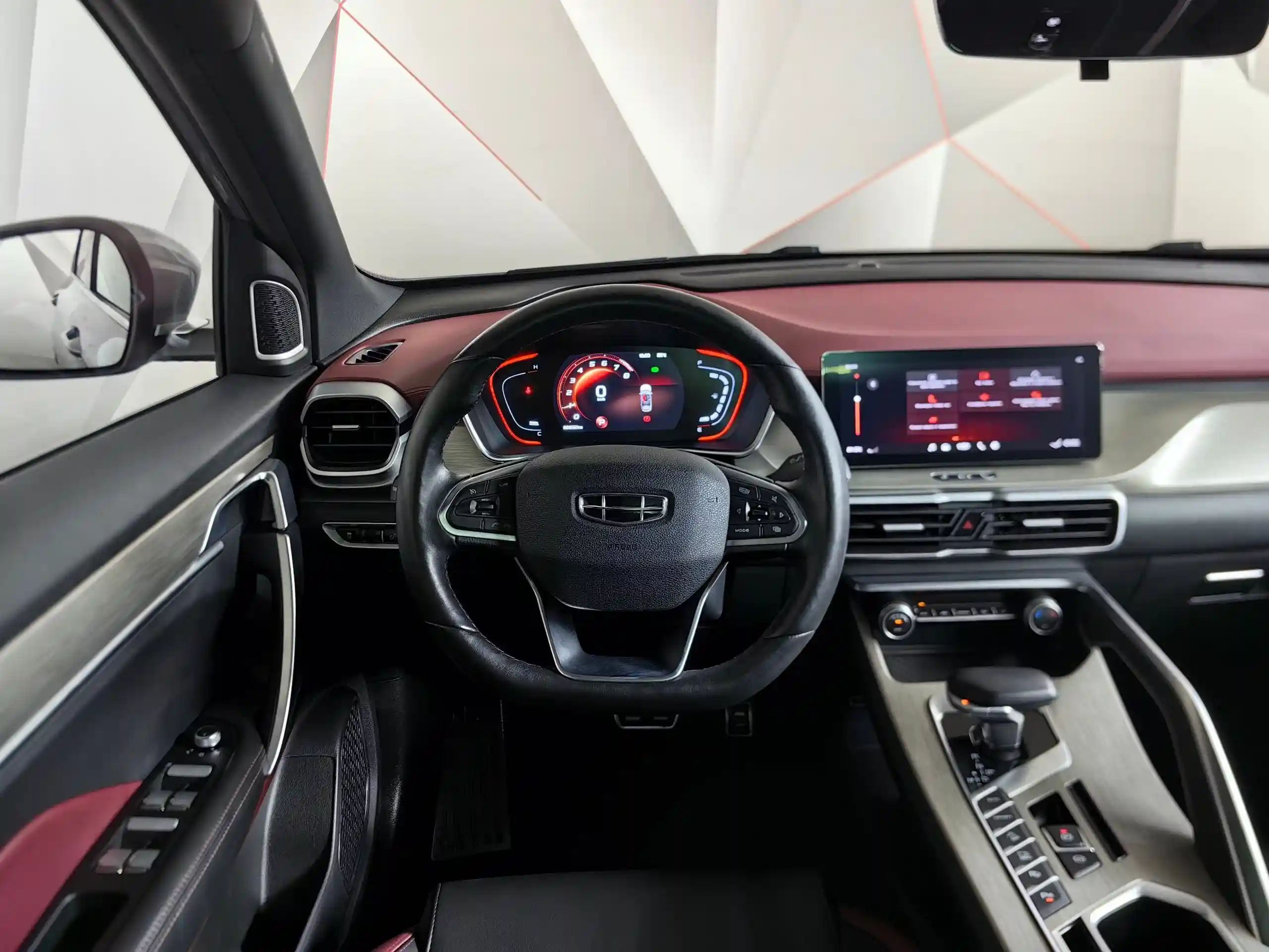 Geely Coolray 2023