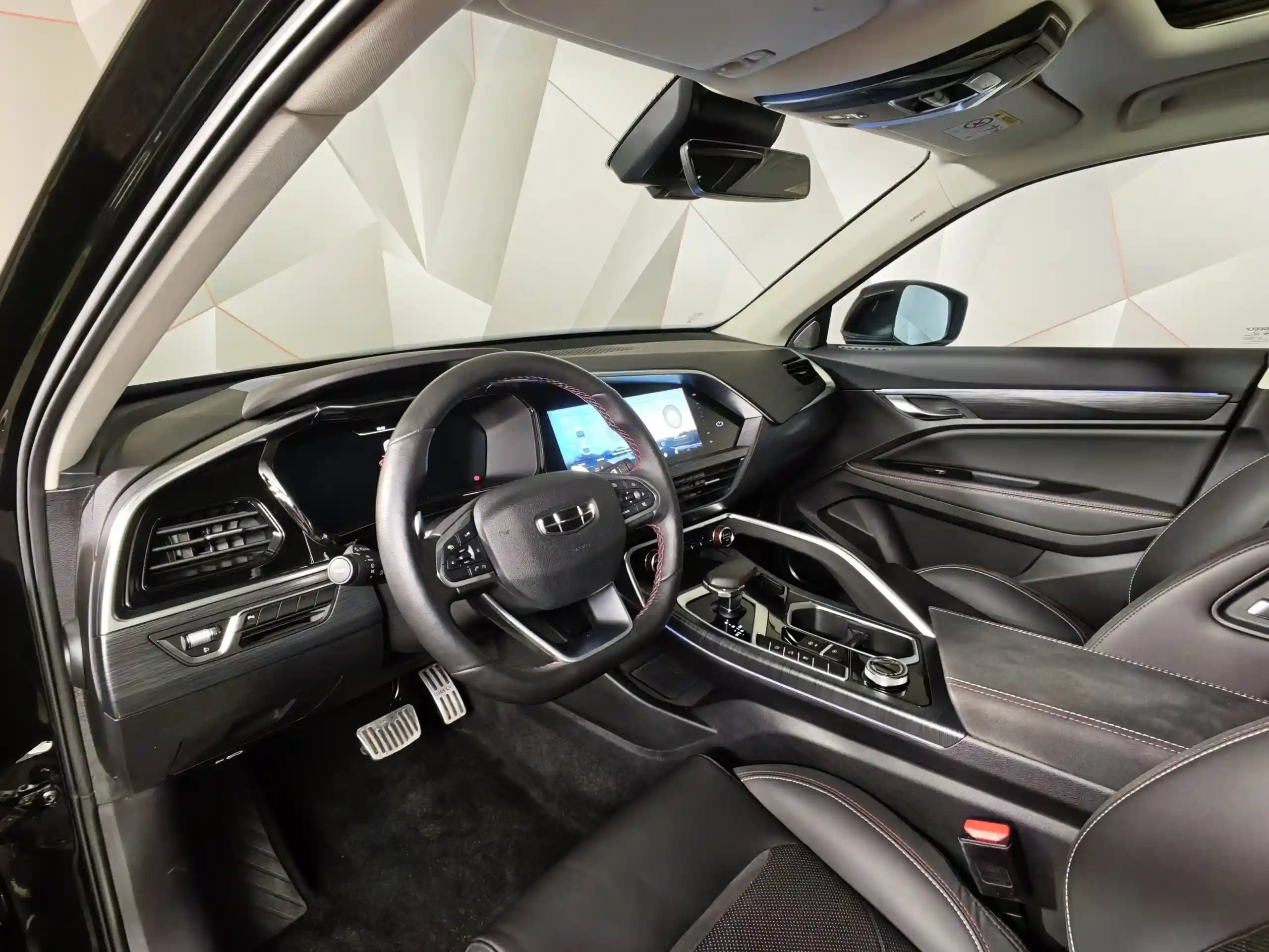 Geely Tugella 2022