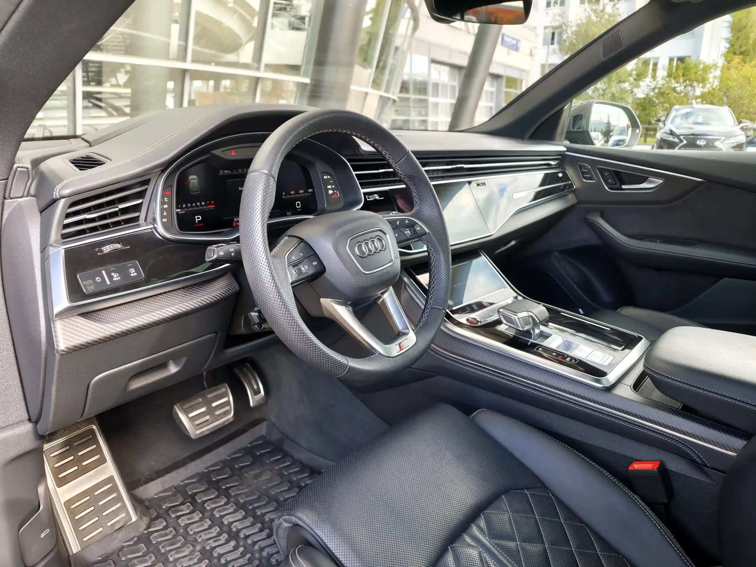 Audi SQ8 2023