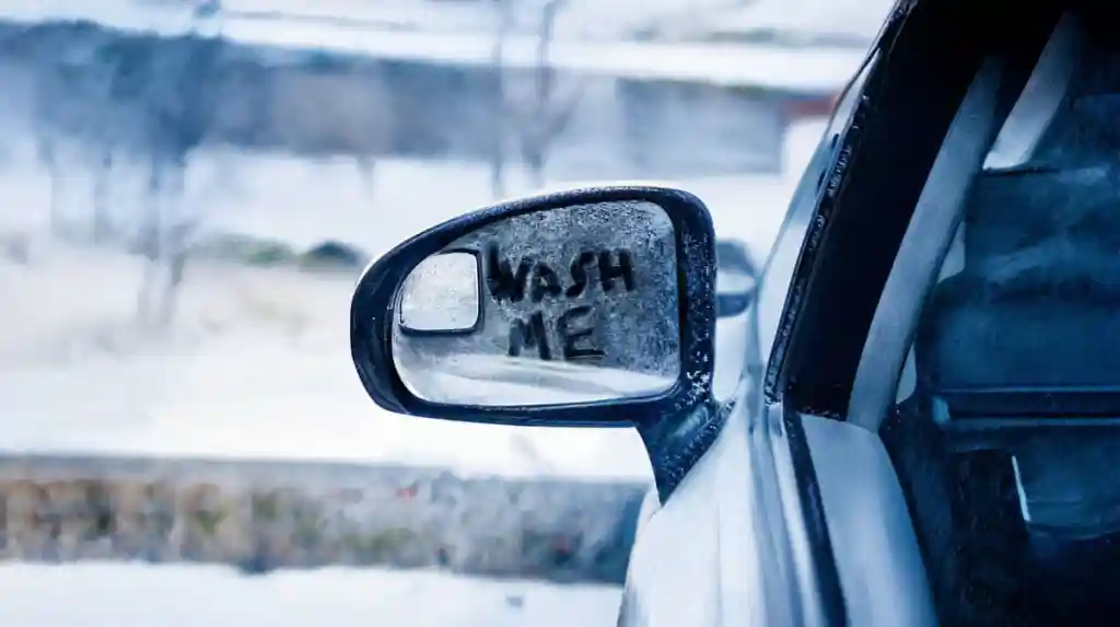 Можно и нужно ли мыть машину зимой?