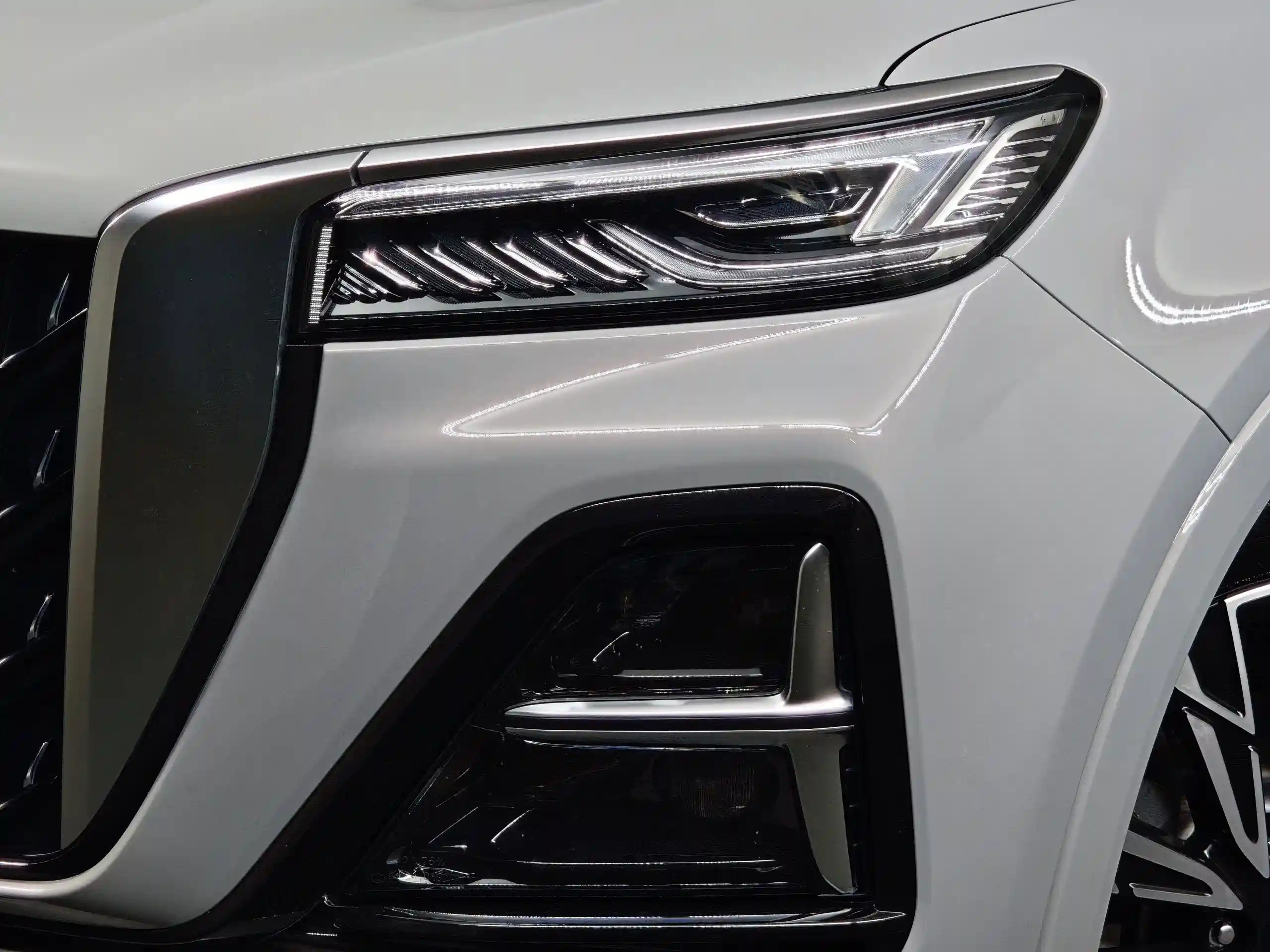 Hongqi HS5 2023