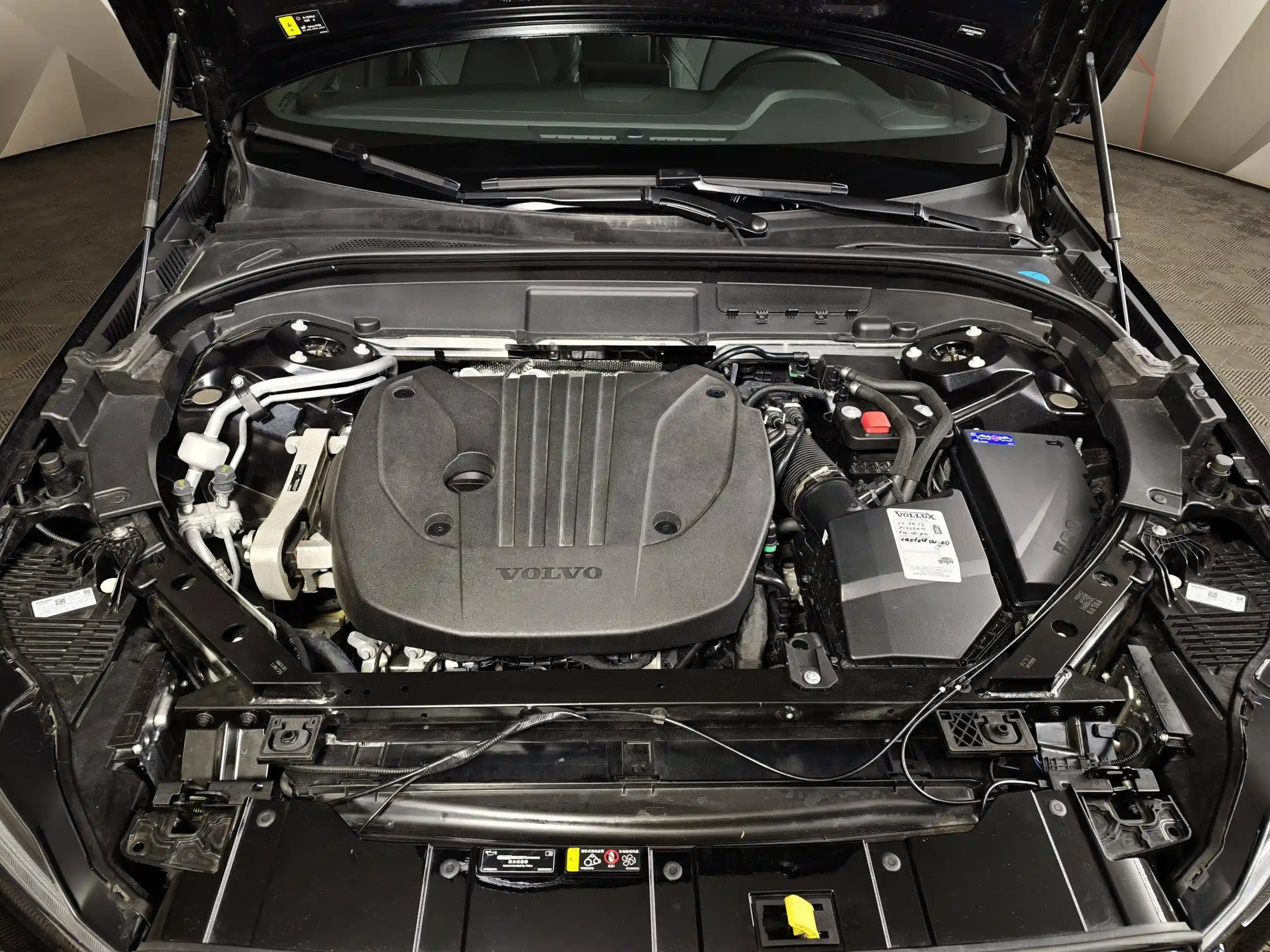 Volvo XC60 2025