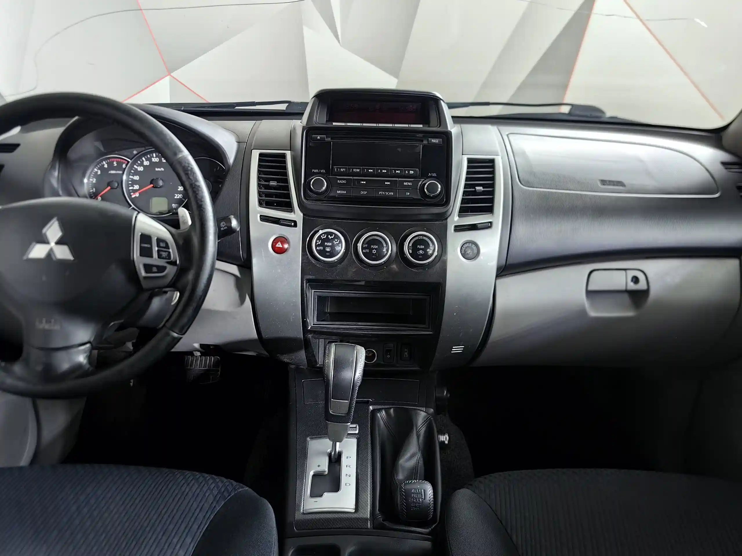 Mitsubishi Pajero Sport 2014