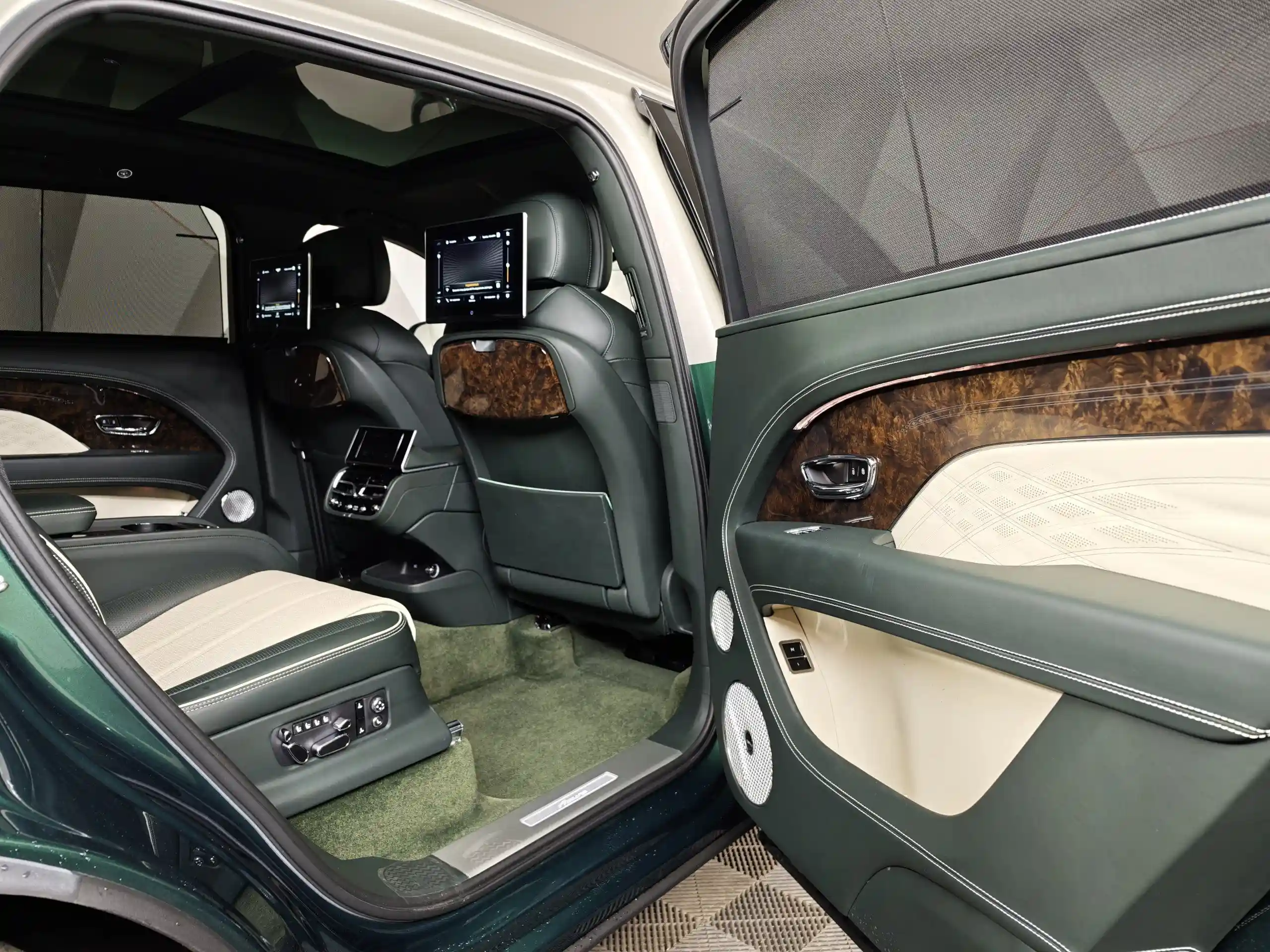 Bentley Bentayga 2023
