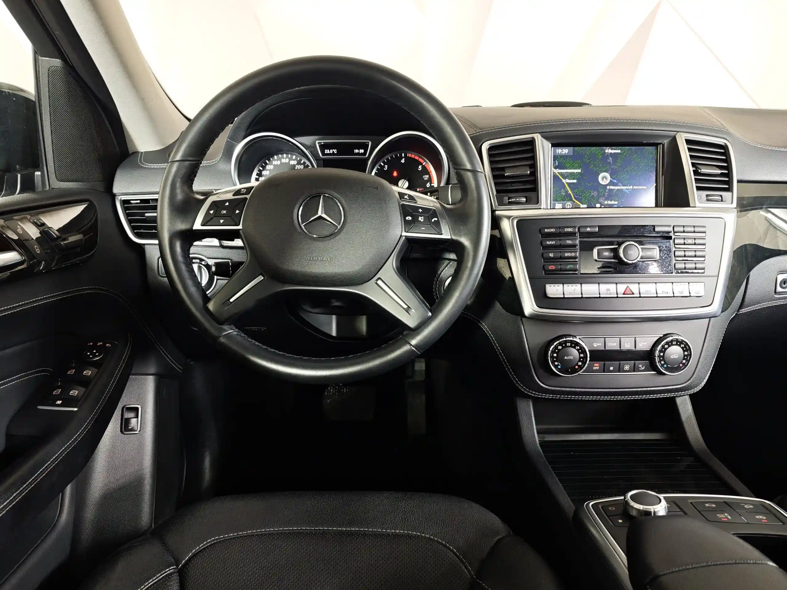 Mercedes-Benz M-Класс 2014
