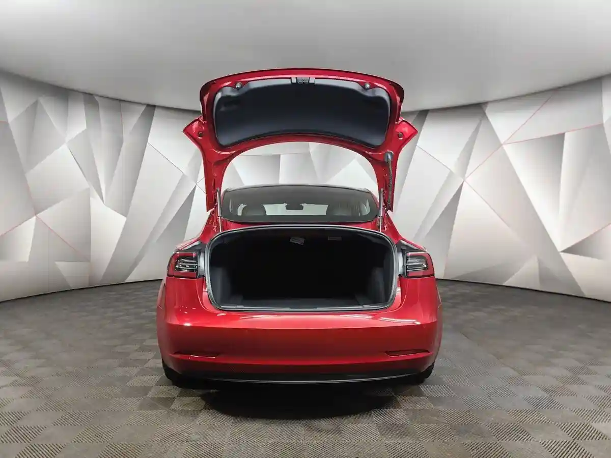 Tesla Model 3 2020