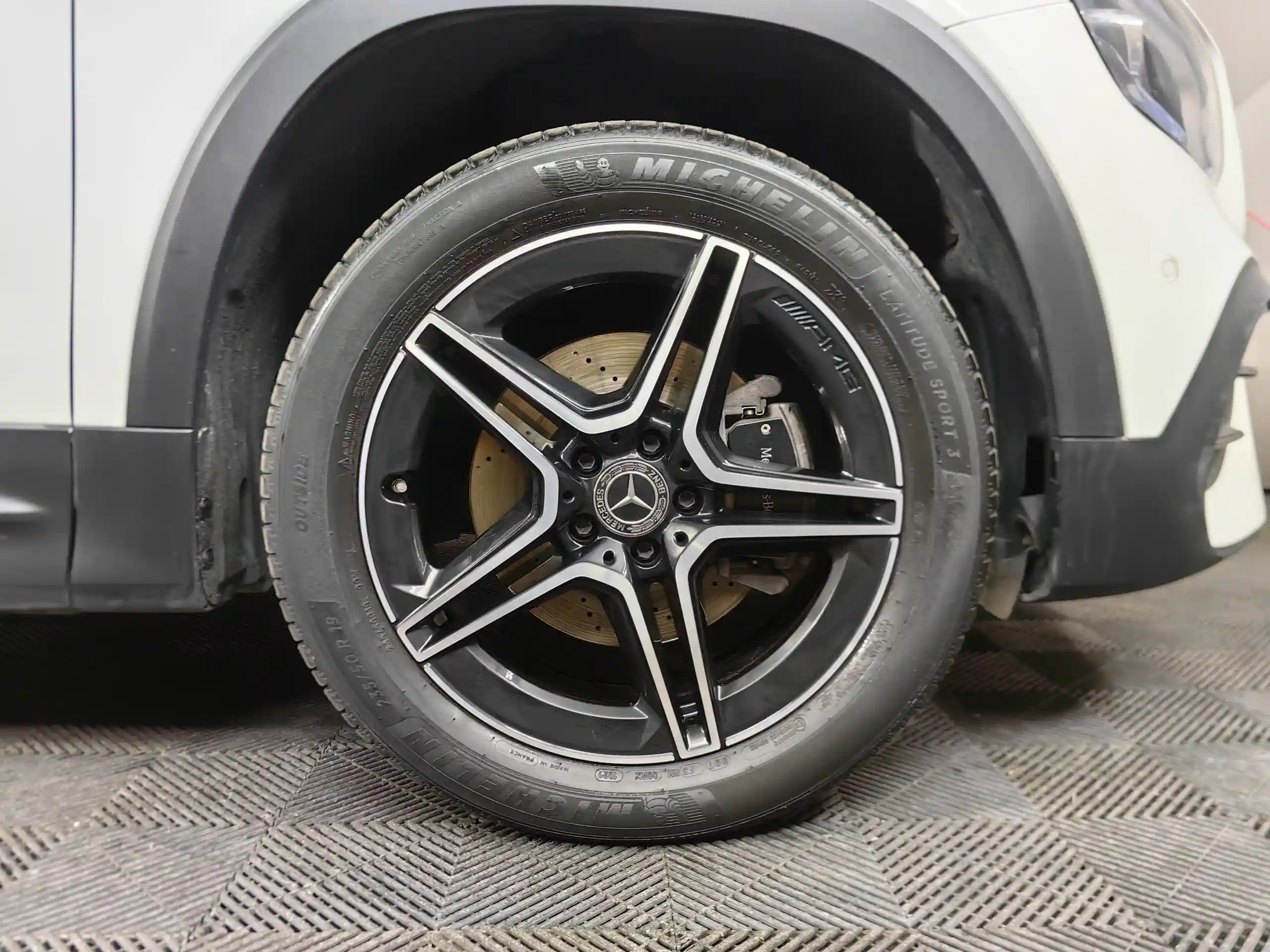 Mercedes-Benz GLB 2021